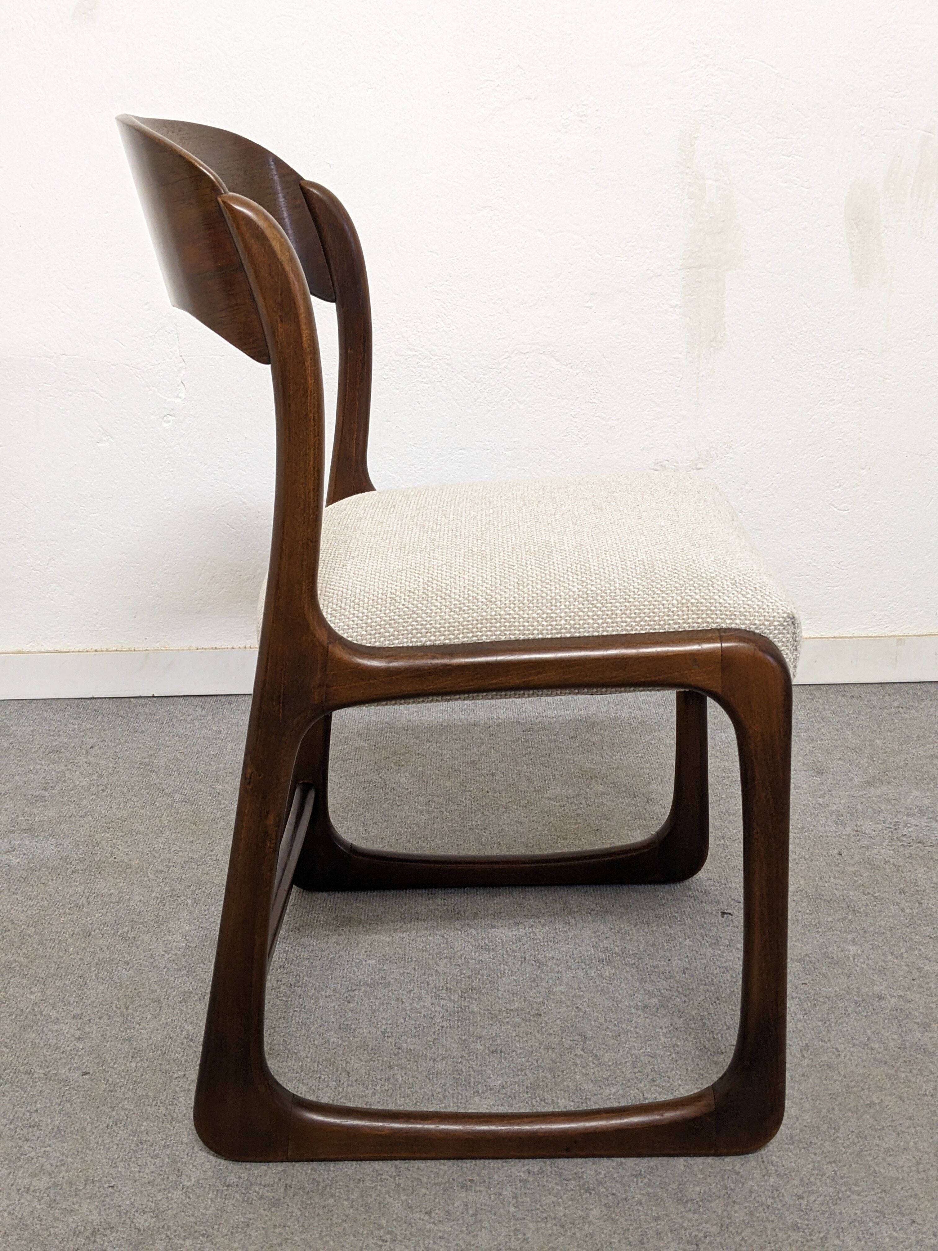 Series of 4 Baumann sled chairs from the 60s/70s