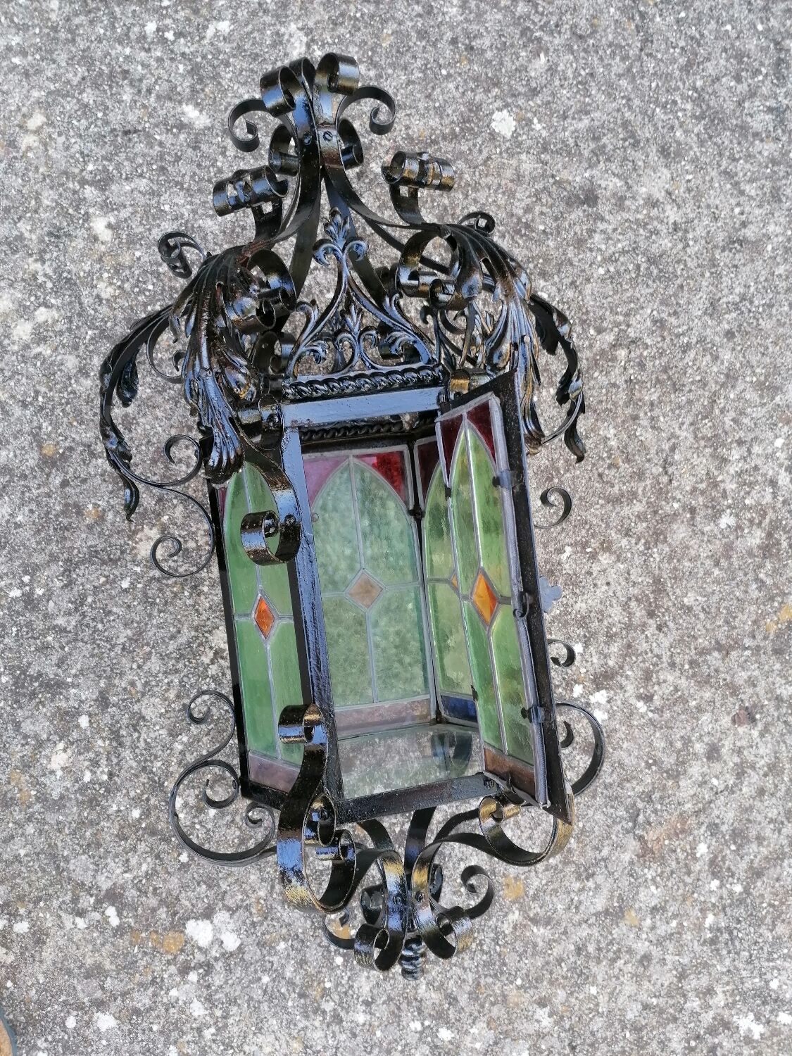 Ancienne lanterne en vitrail et fer forgé du 19ème