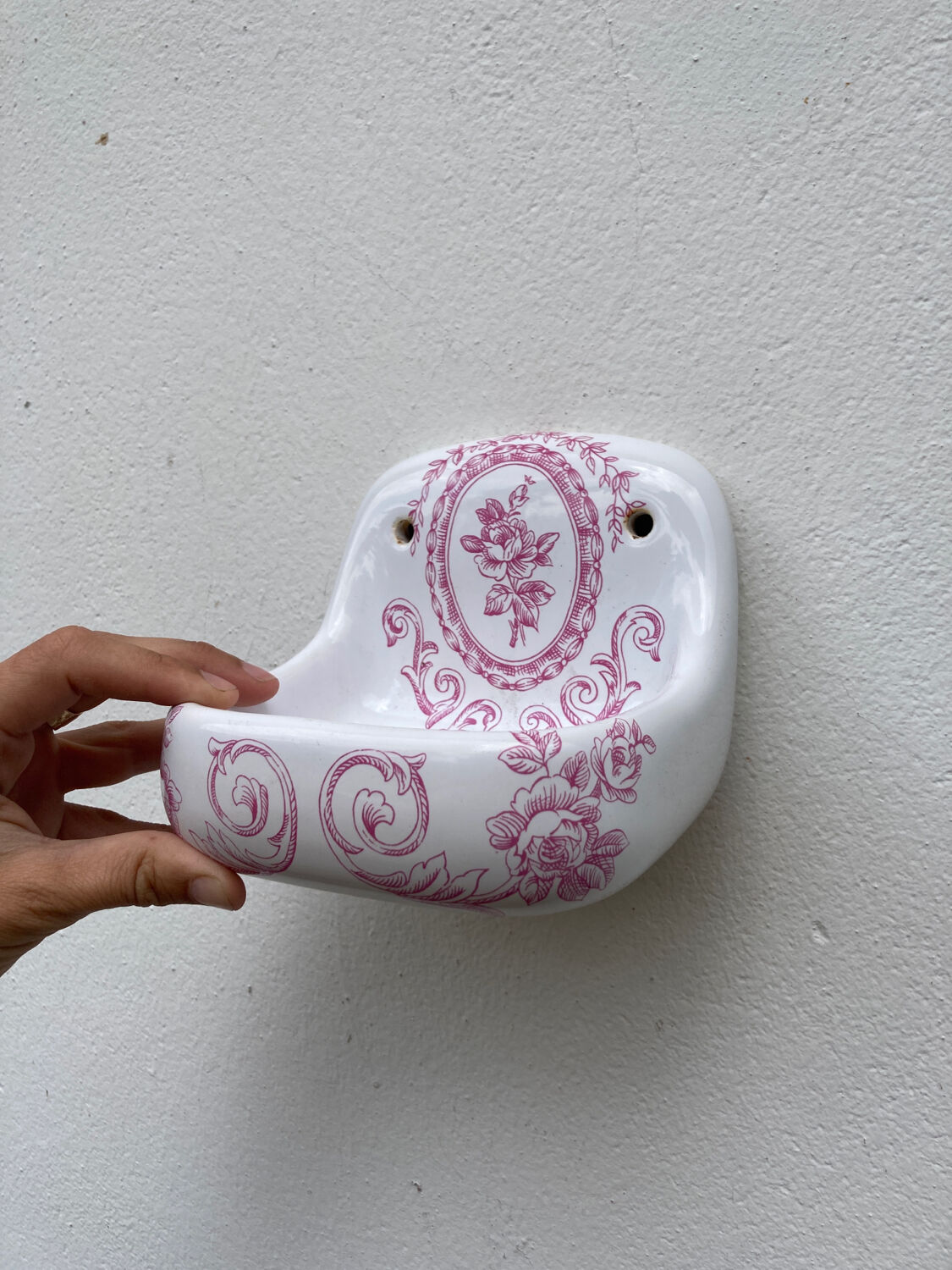 Wall soap holder in Paris porcelain