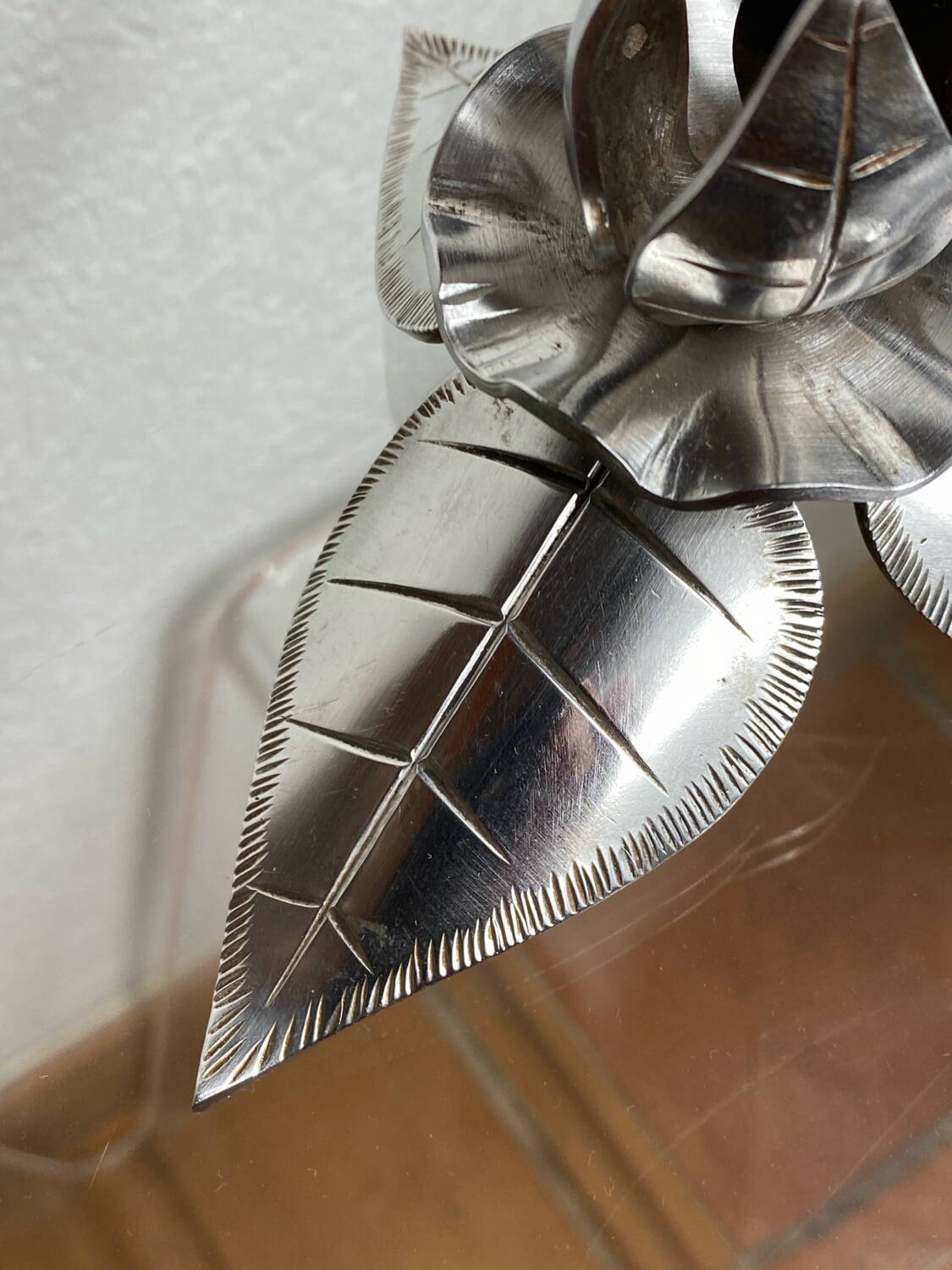 Silver-plated metal flower candle holder