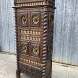 Breton bonnet cupboard in solid oak with 1 door and 1 drawer.