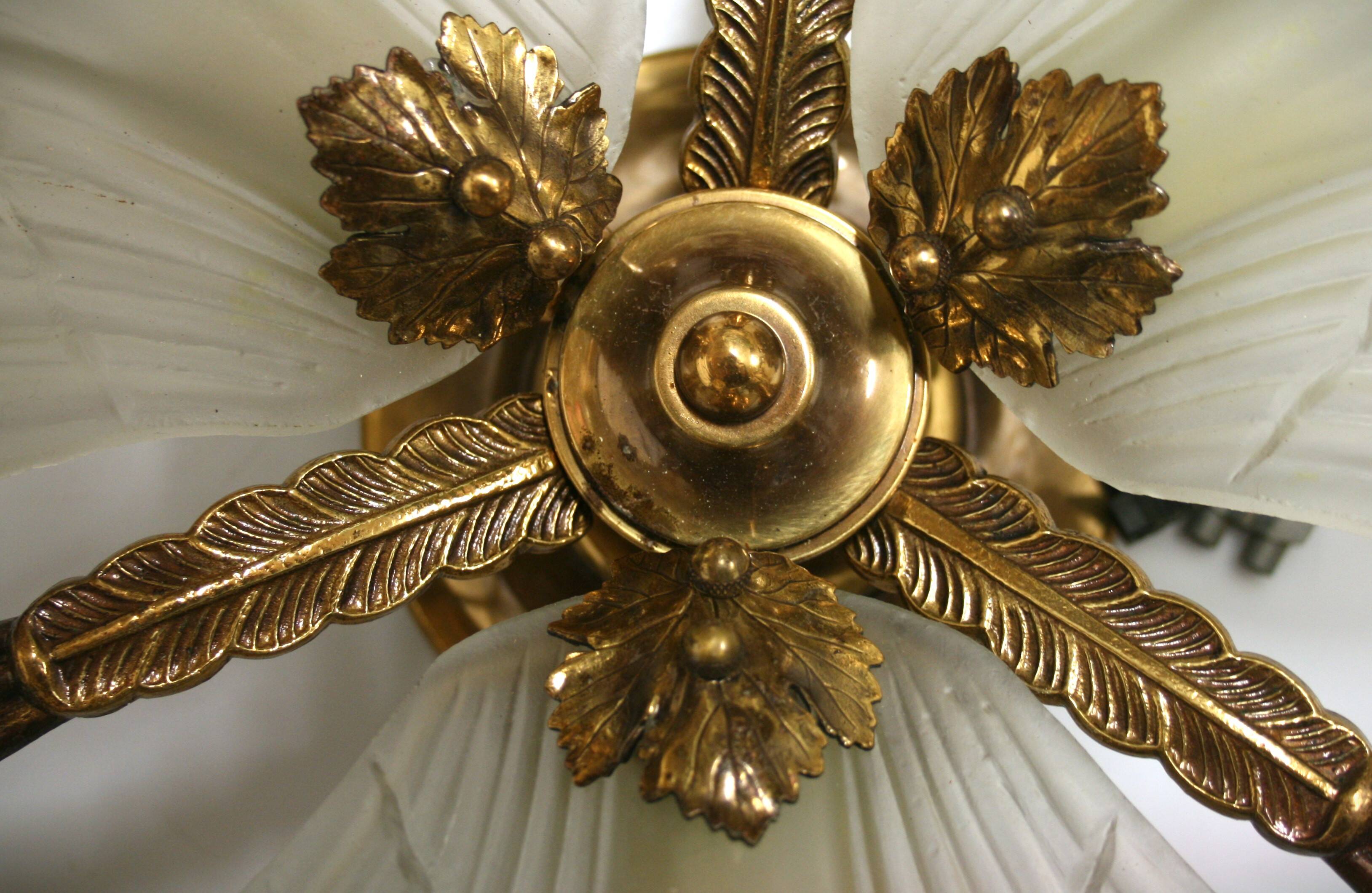 Ceiling chandelier in frosted glass paste and bronze