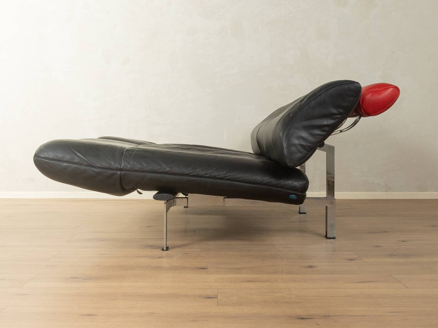 de Sede | Reto Frigg DS 140 sofa, 1980s, black leather & chrome, adjustable headrests