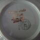 Tasse tripode en porcelaine de Limoges