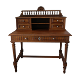 Bureau en noyer style Henri II