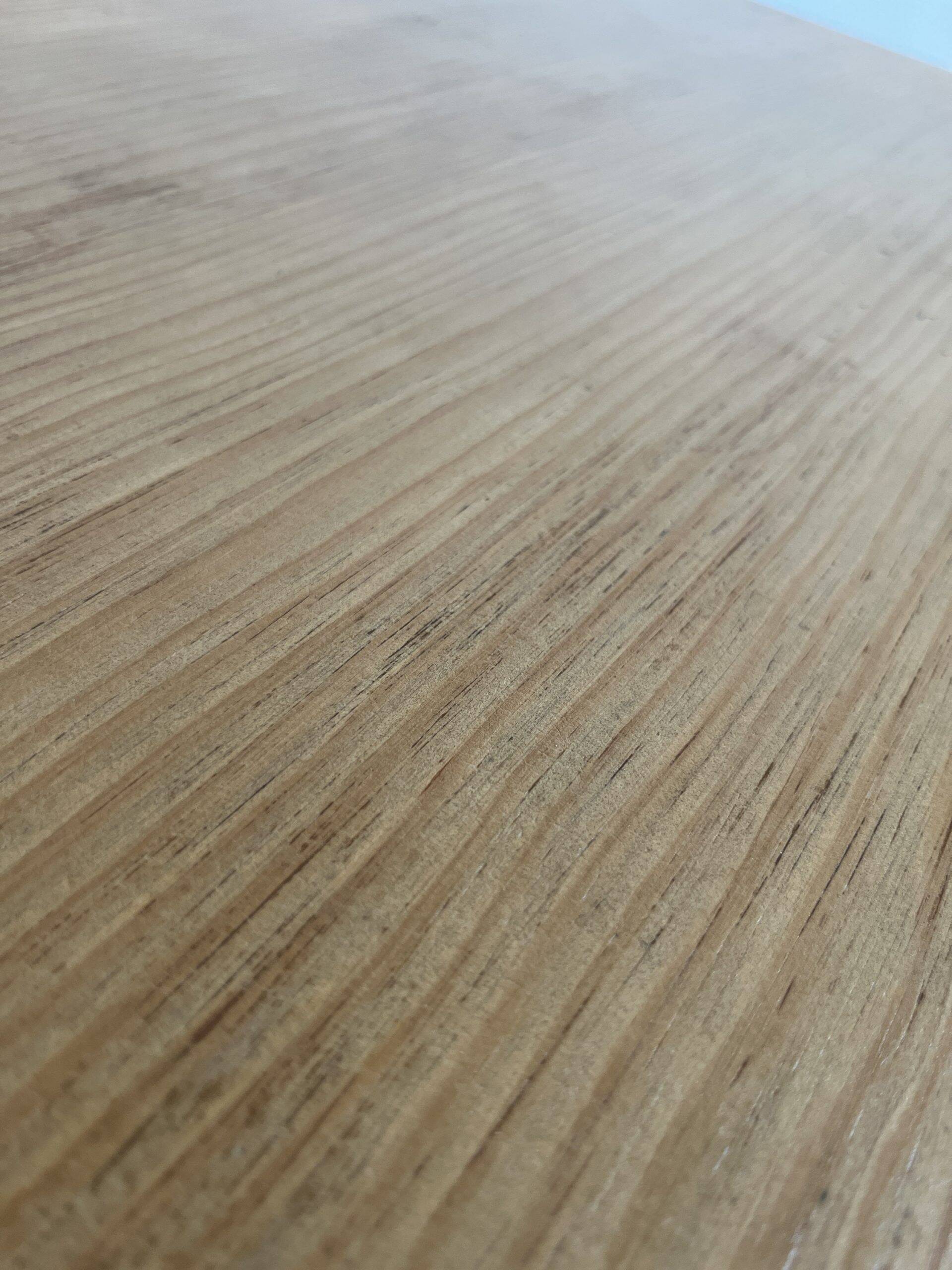 Wooden coffee table relooked in yellow