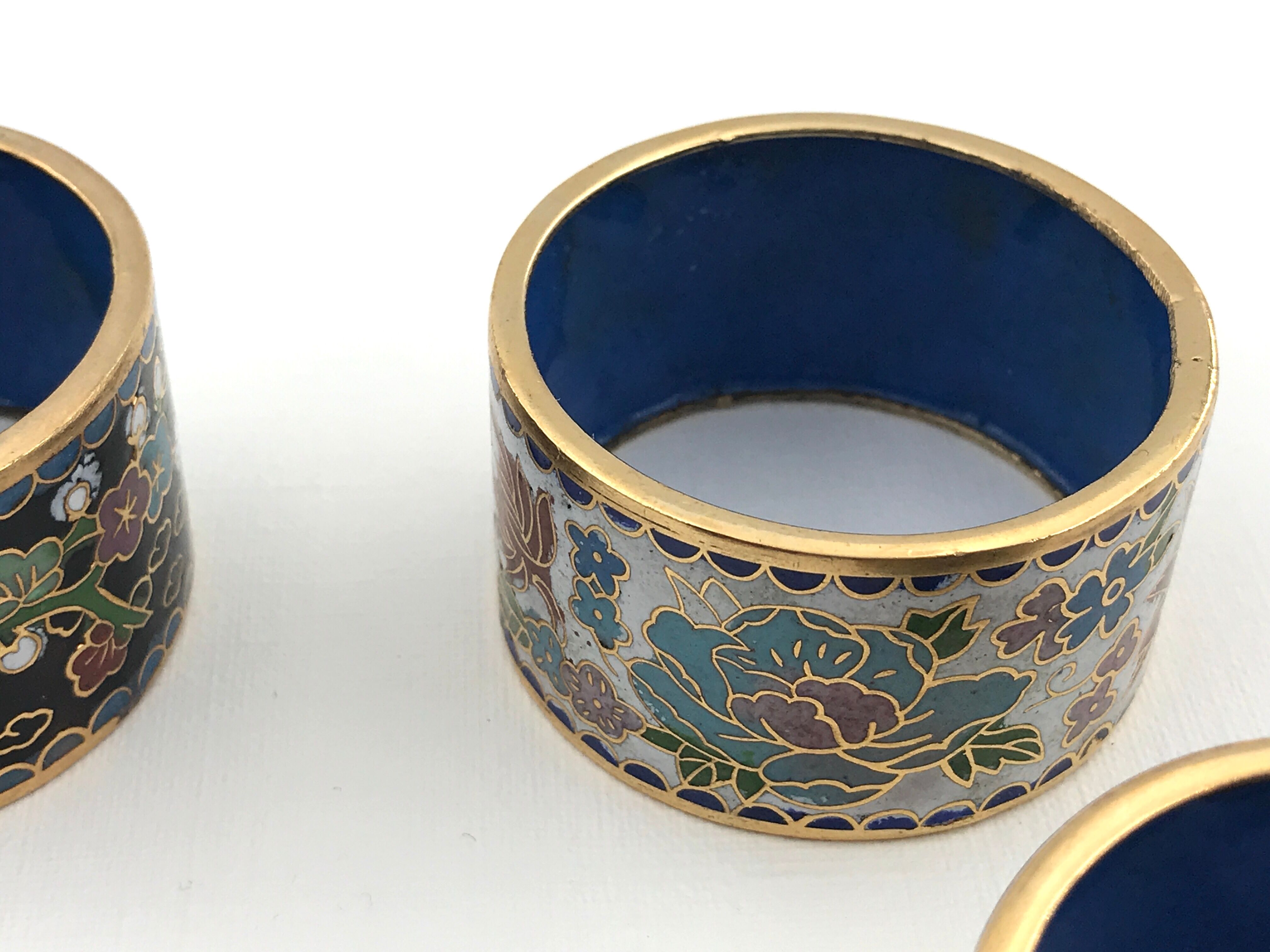 China, 4 rounds of vintage towels in cloisonné enamels/napkin ring cloisonné enamels