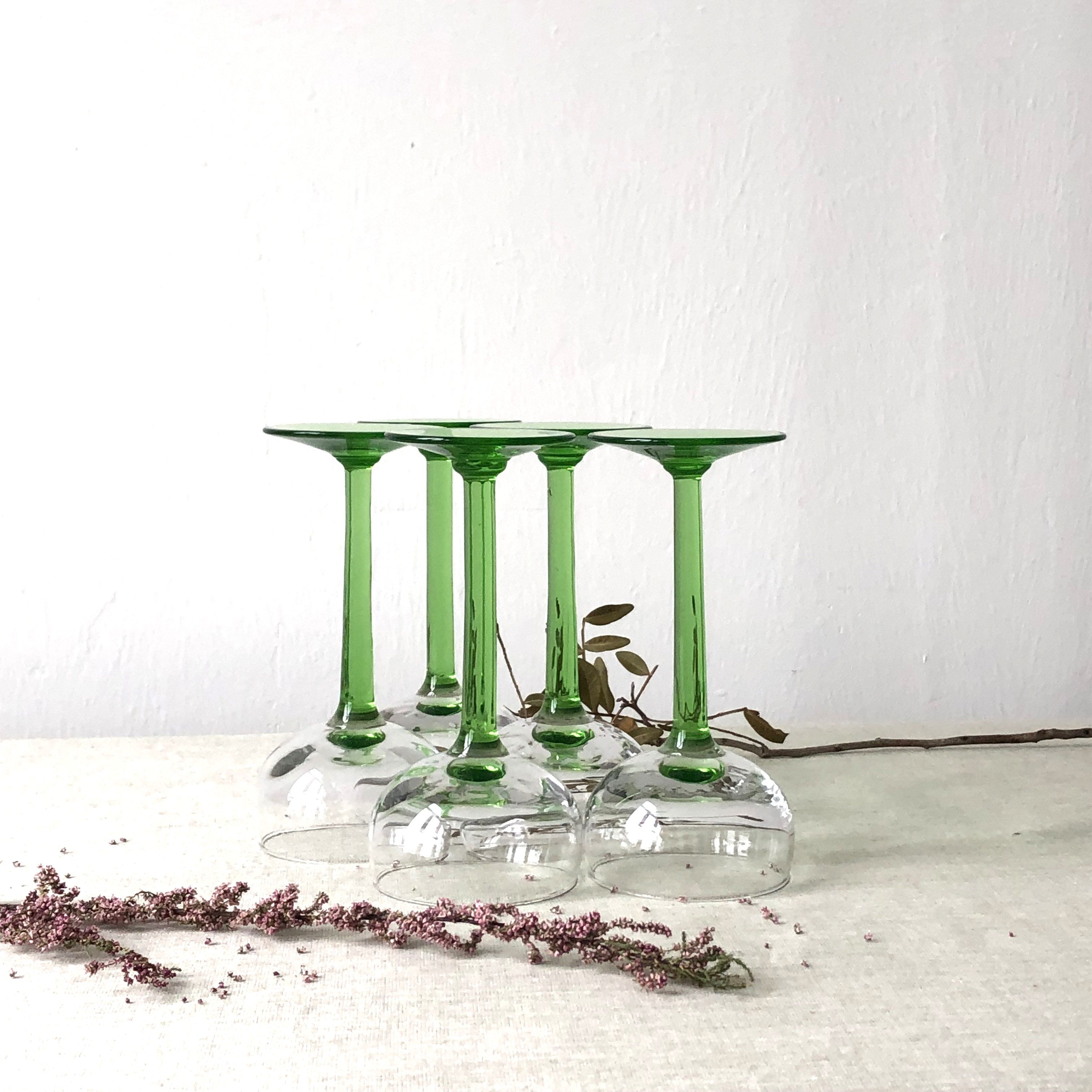 Set of 5 white wine glasses of alsace foot green apple retro vintage.
