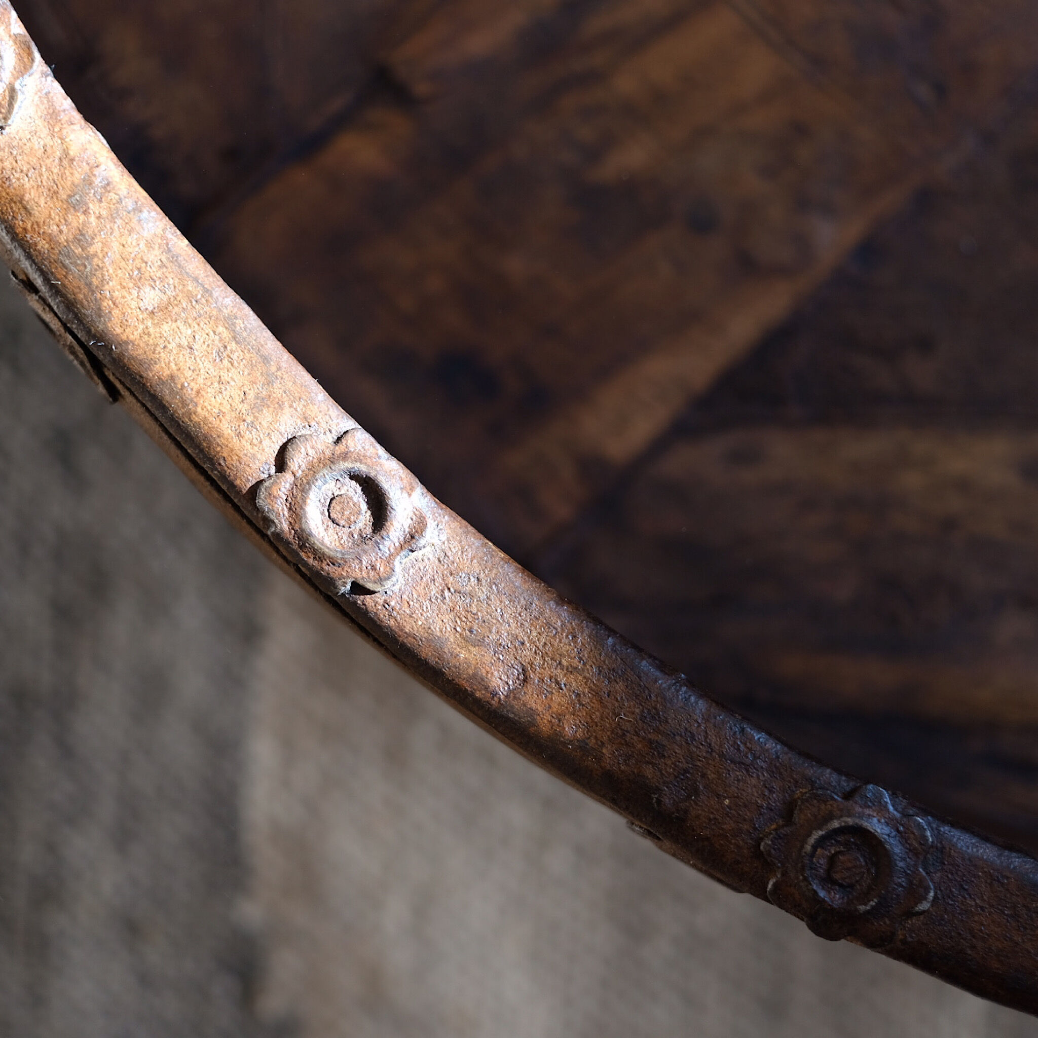 Chakki old coffee table