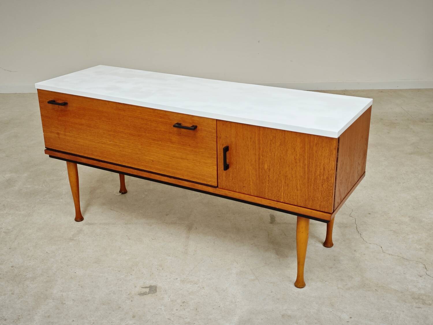 Ancienne meuble coiffeuse style scandinave 1960