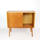 Buffet in teak feet compass