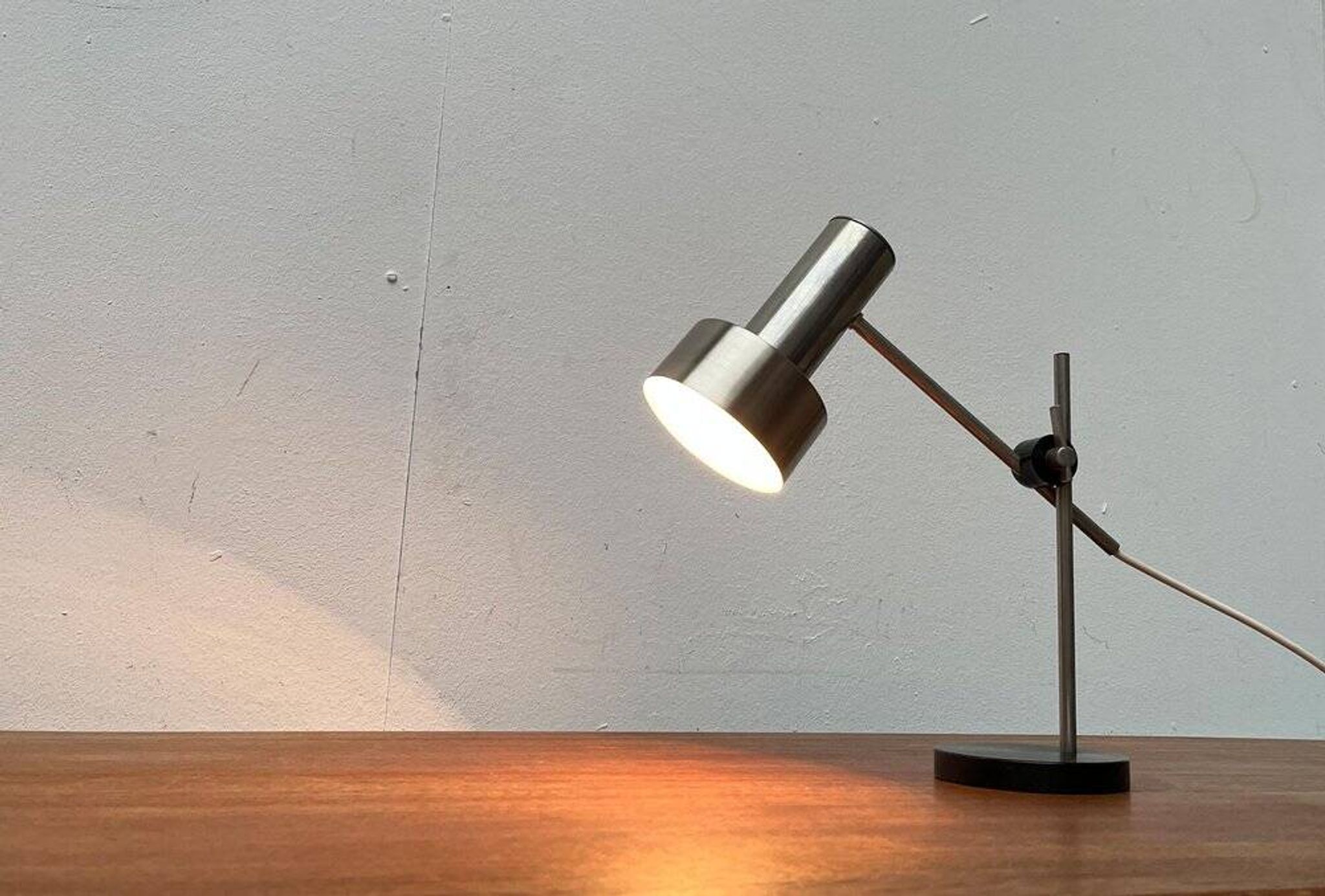 Lampe de table minimaliste milieu du siècle, années 1960