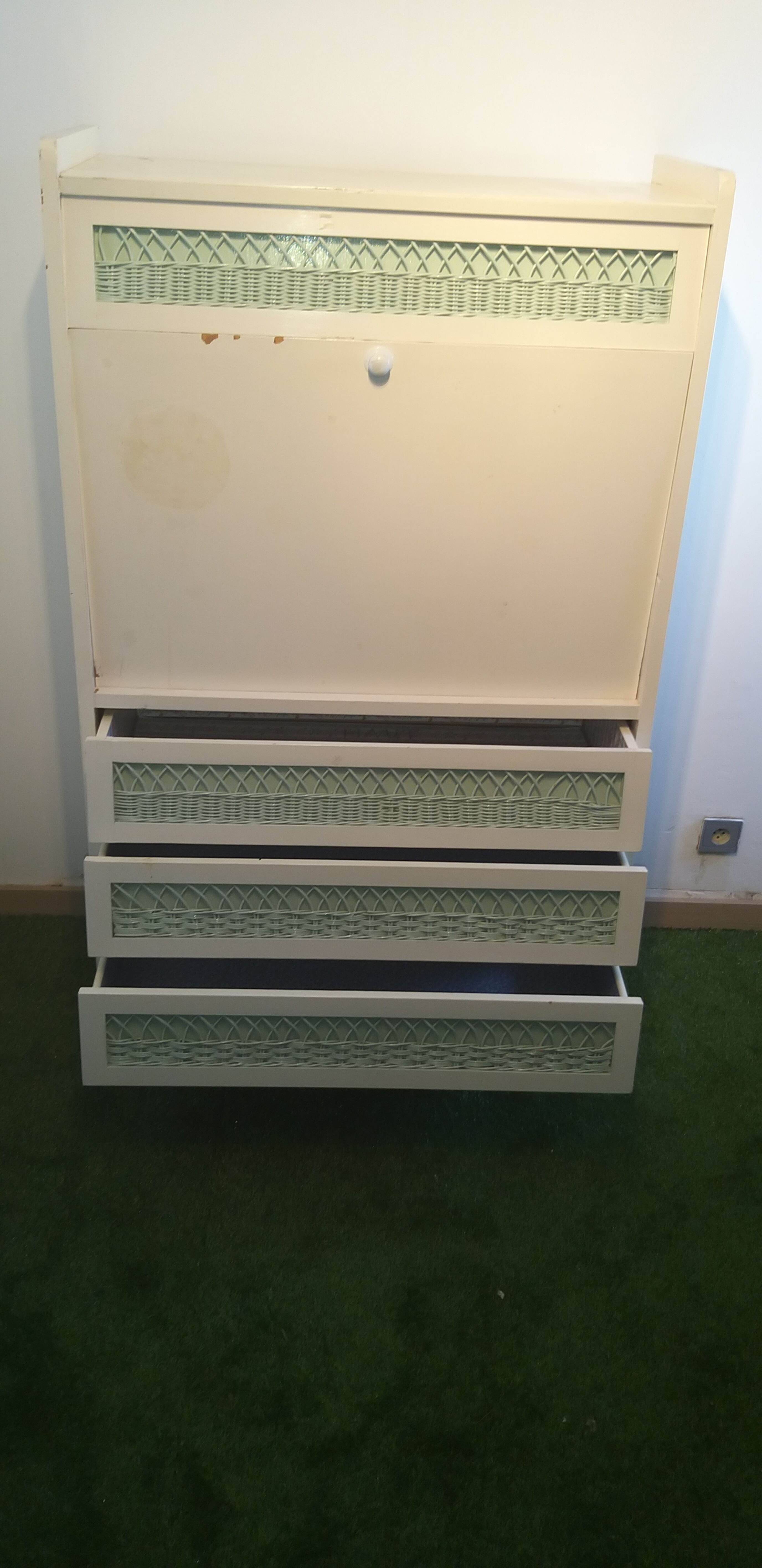 Commode secretaire en bois et rotin