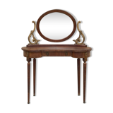 1900s period hairdresser