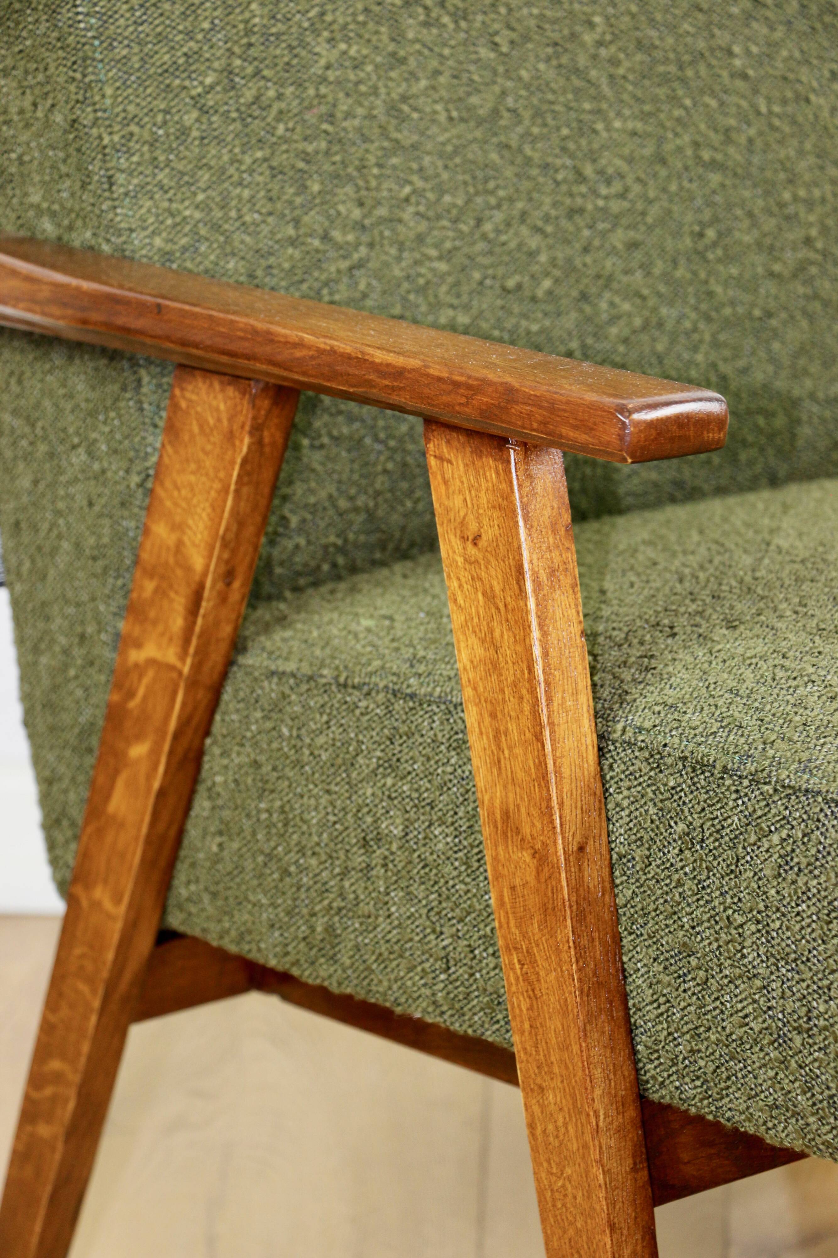 Fauteuil design vintage loft vert olive bouclé haut