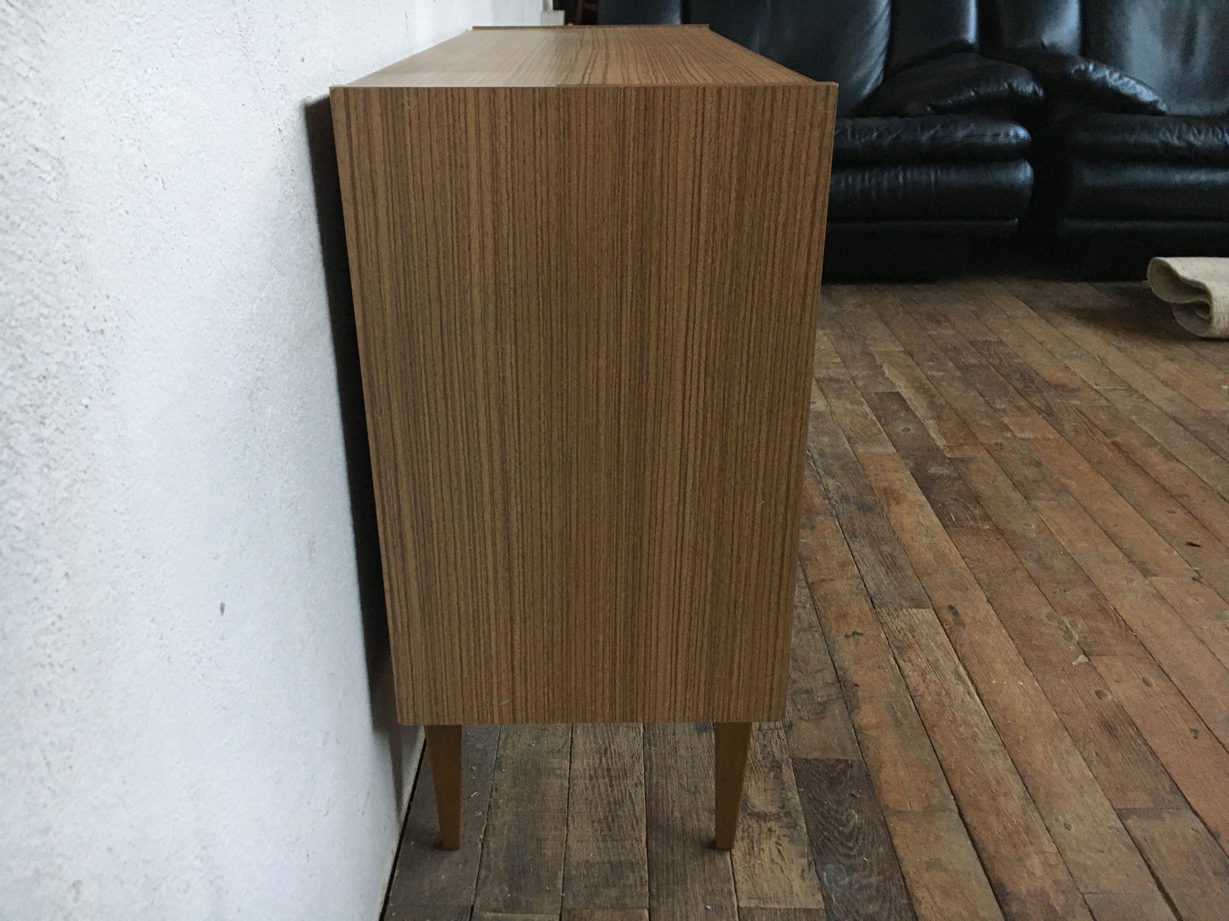 Buffet 1950 - spindle feet