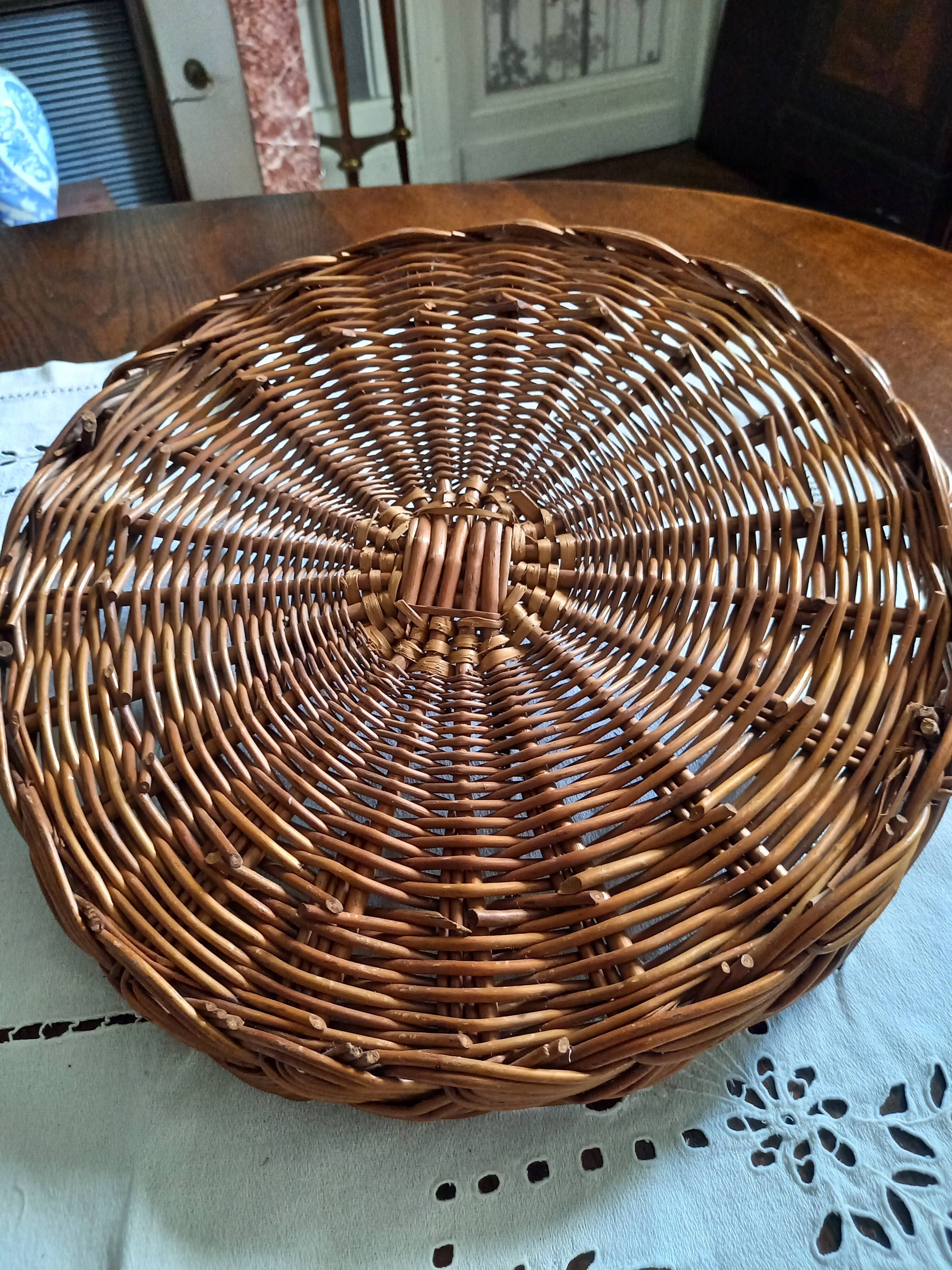 Woven wicker tray with handles