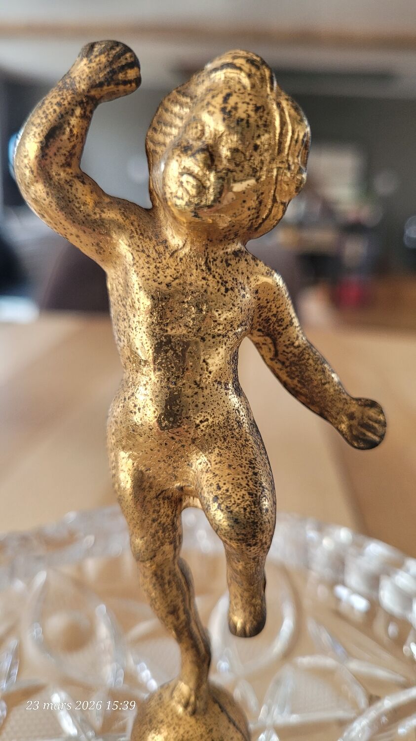 Tray / ashtray on a stand with cherub (glass and gilded metal)