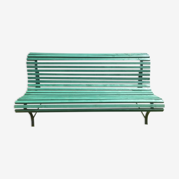Garden bench with metal legs and pine slats