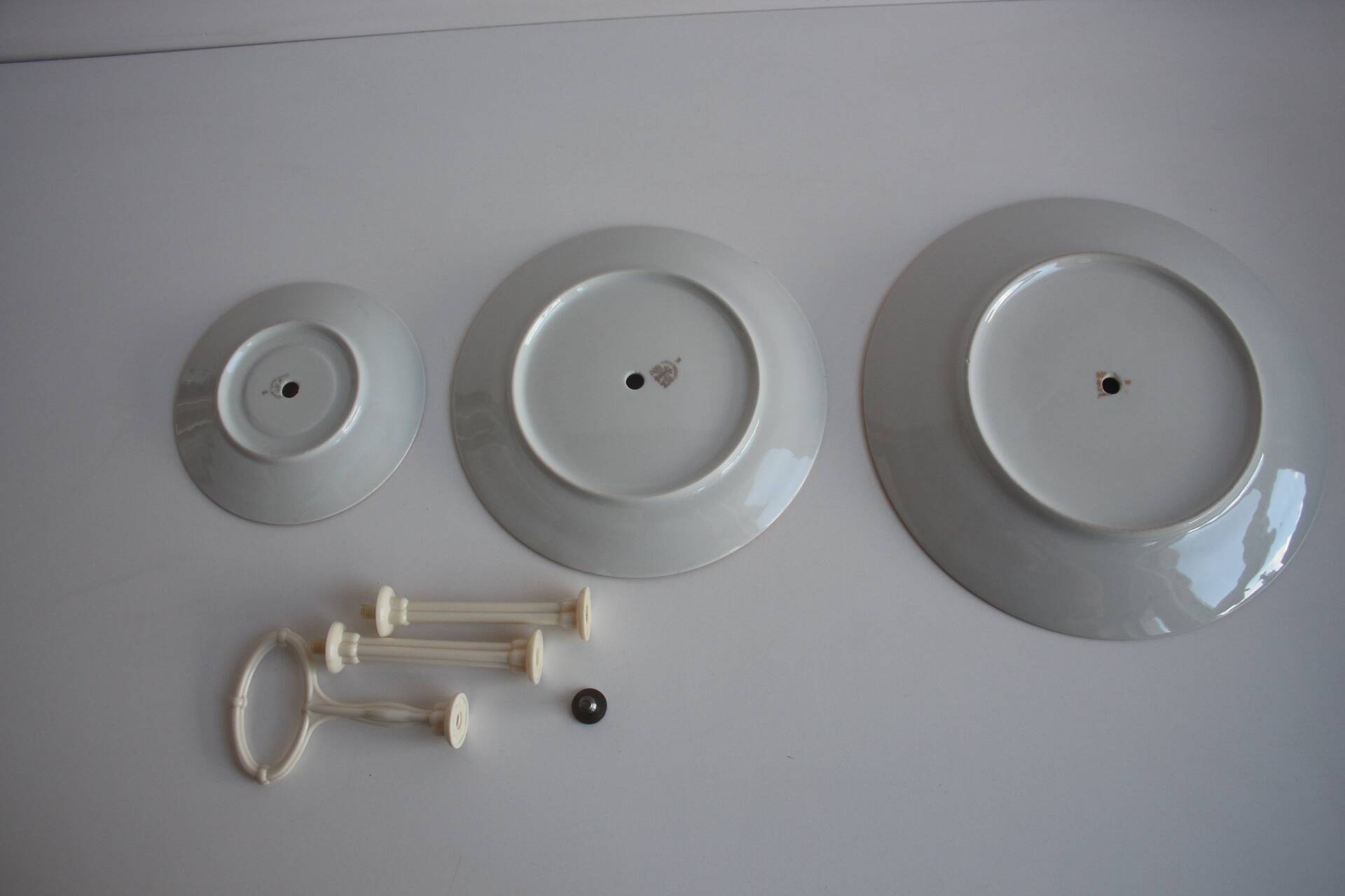 Multi-tiered porcelain tray, Stará Role porcelain, Czechoslovakia, 1950s.