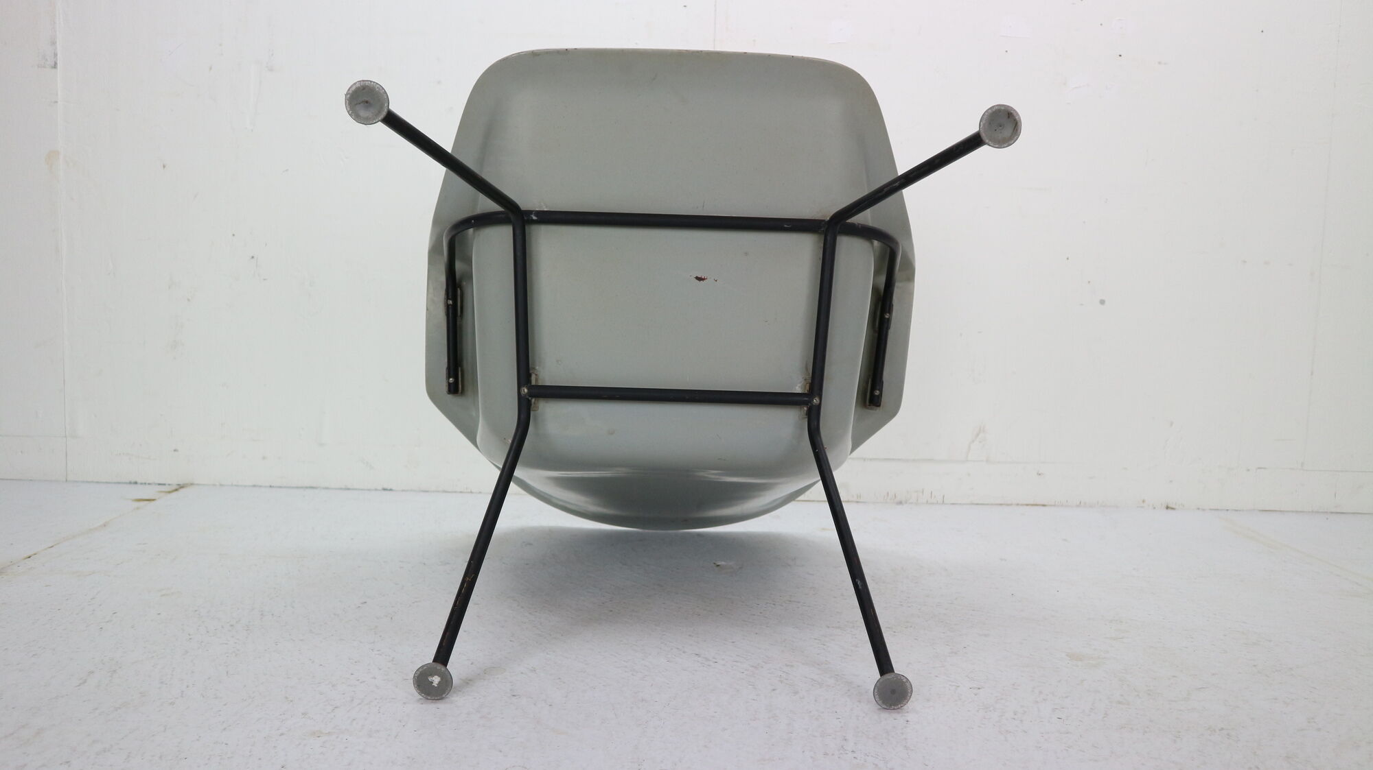 416 fiberglass shell armhair by Wim Rietveld & Andre Cordemeyer for Gispen, 1950