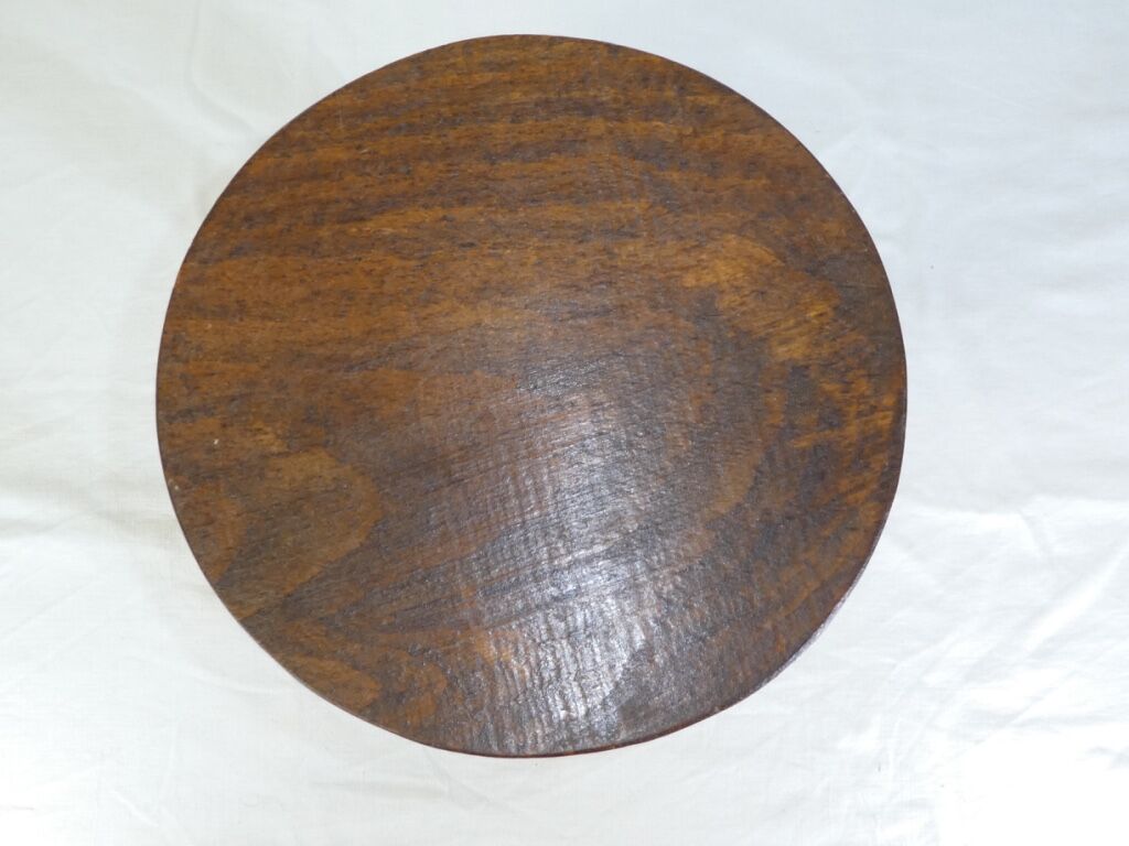 Tabouret rond tripode de traite en bois années 50