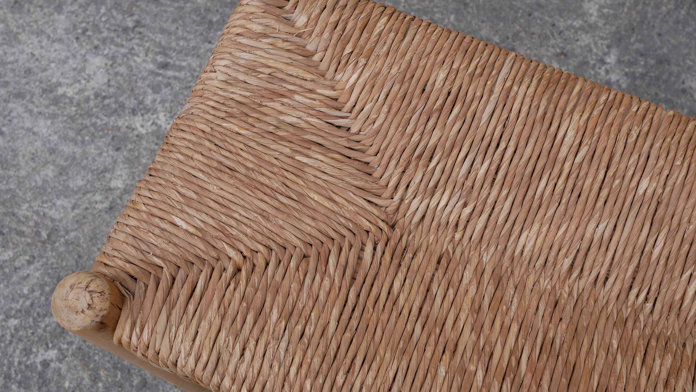 Wood and straw vintage bench