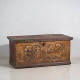 Ancien coffre en bois massif doré daté de 1846 #86