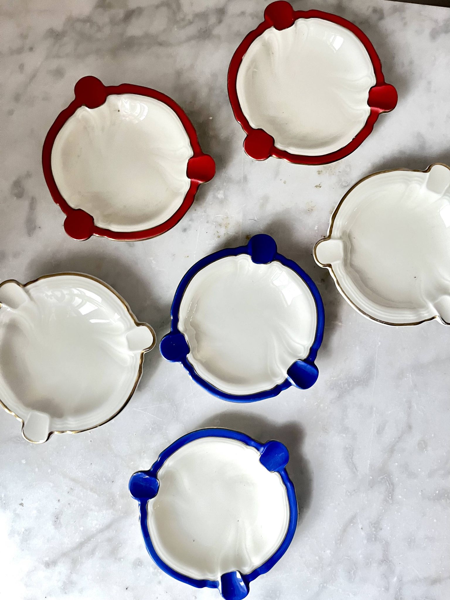 Cendrier en céramique vintage Rosenthal Elfenbein Kronach, série Miramar avec rouge