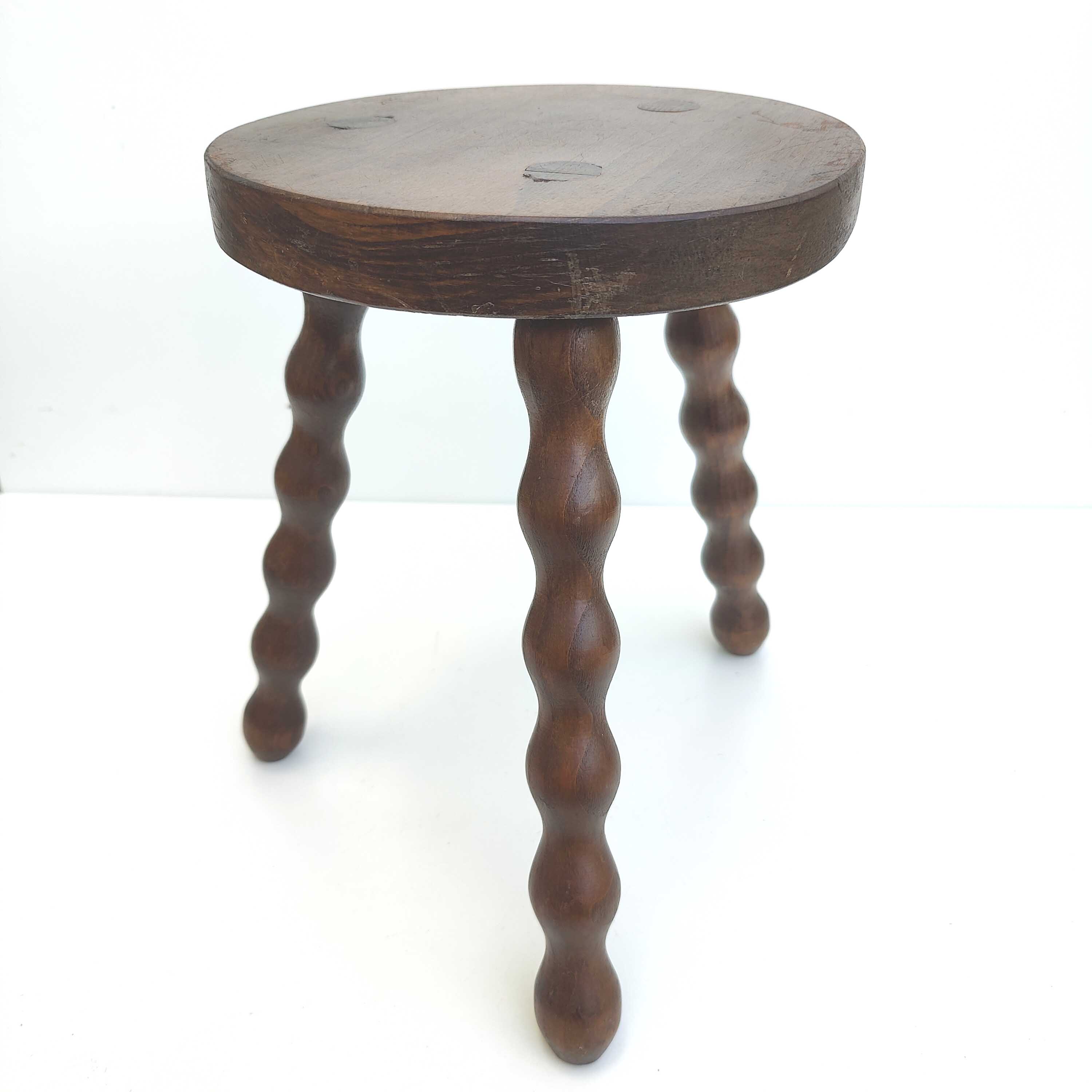 Vintage tripod stool in solid wood beaded feet
