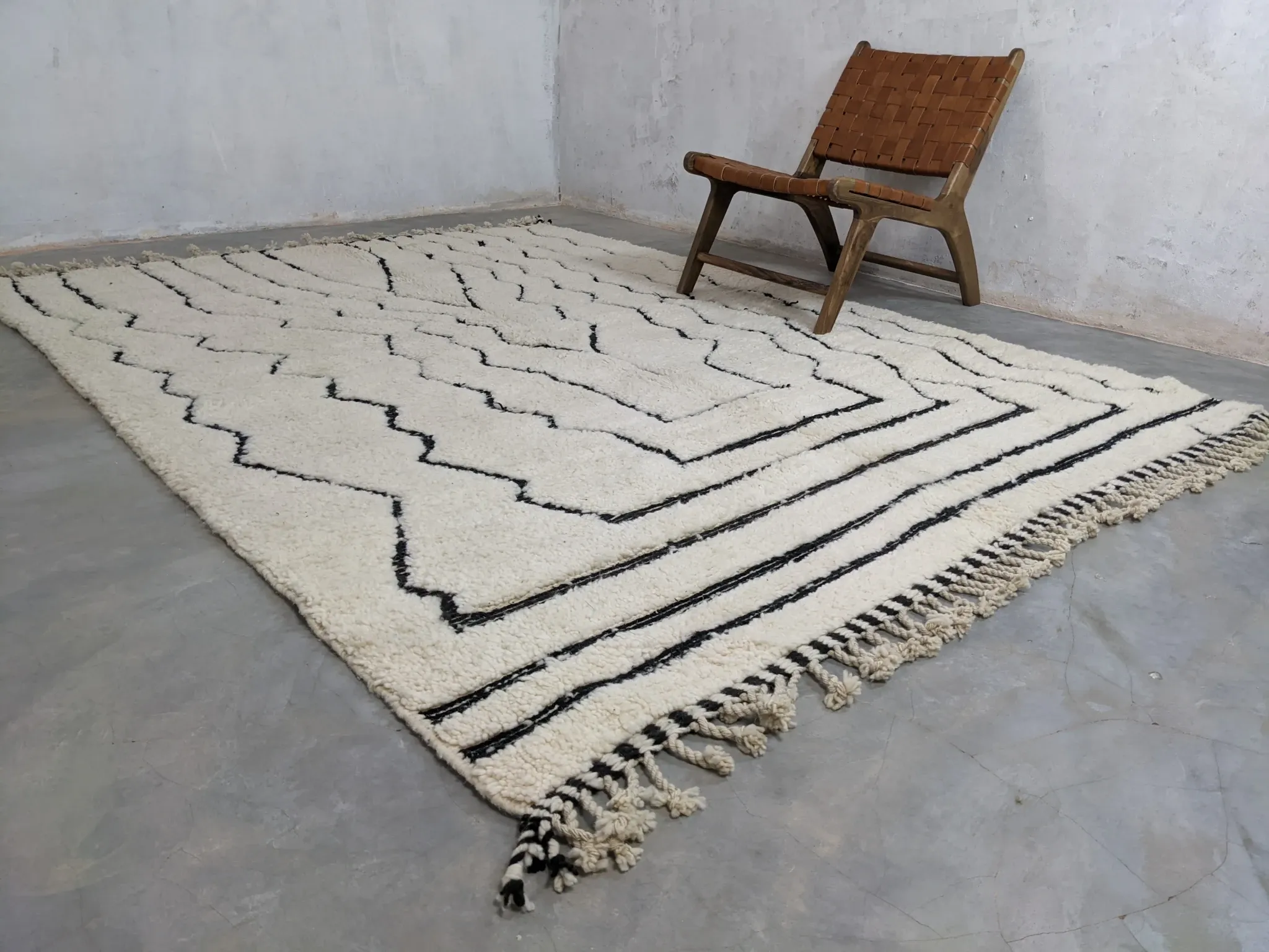 Large Beni Ouarain rug, 285 x 205 cm, G-317