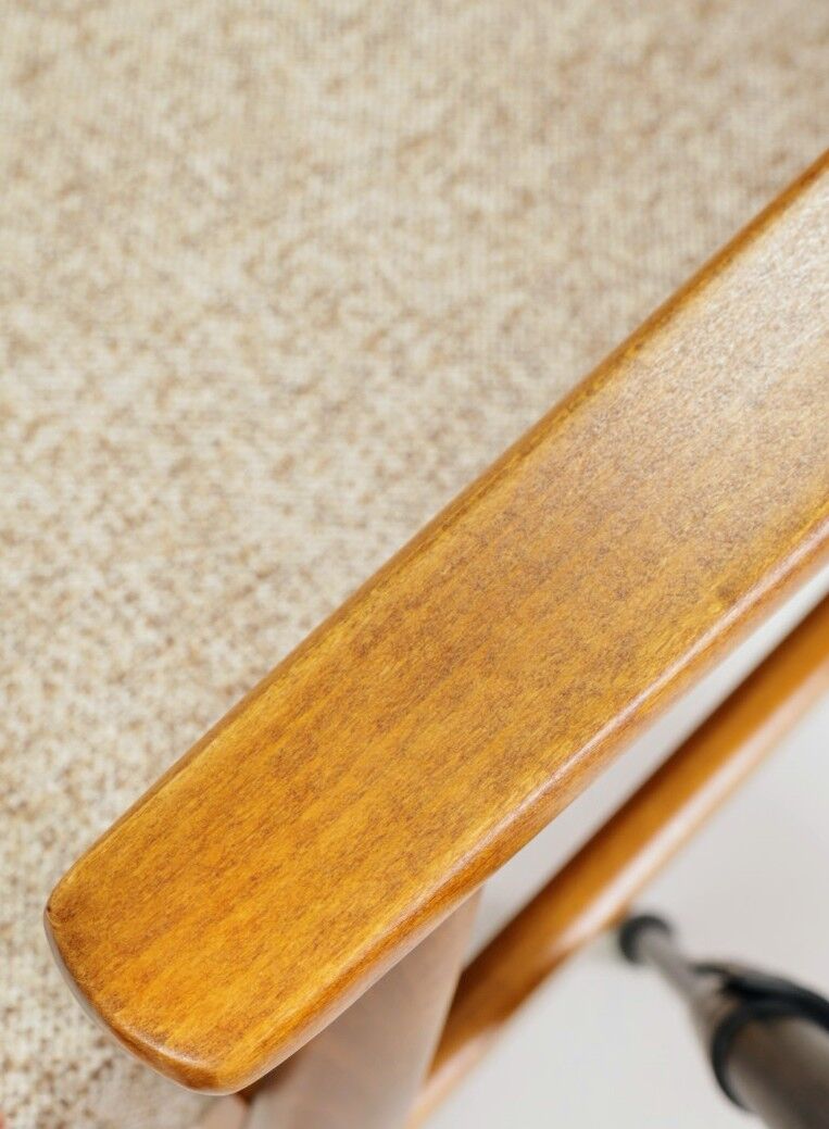 Fauteuil scandinave en tissu tressé beige