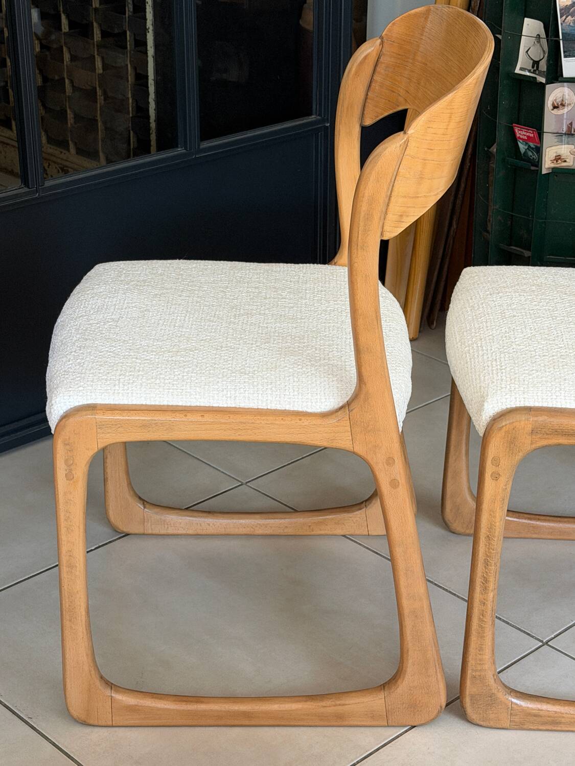 Ancienne paire de chaises Baumann traîneau vintage
