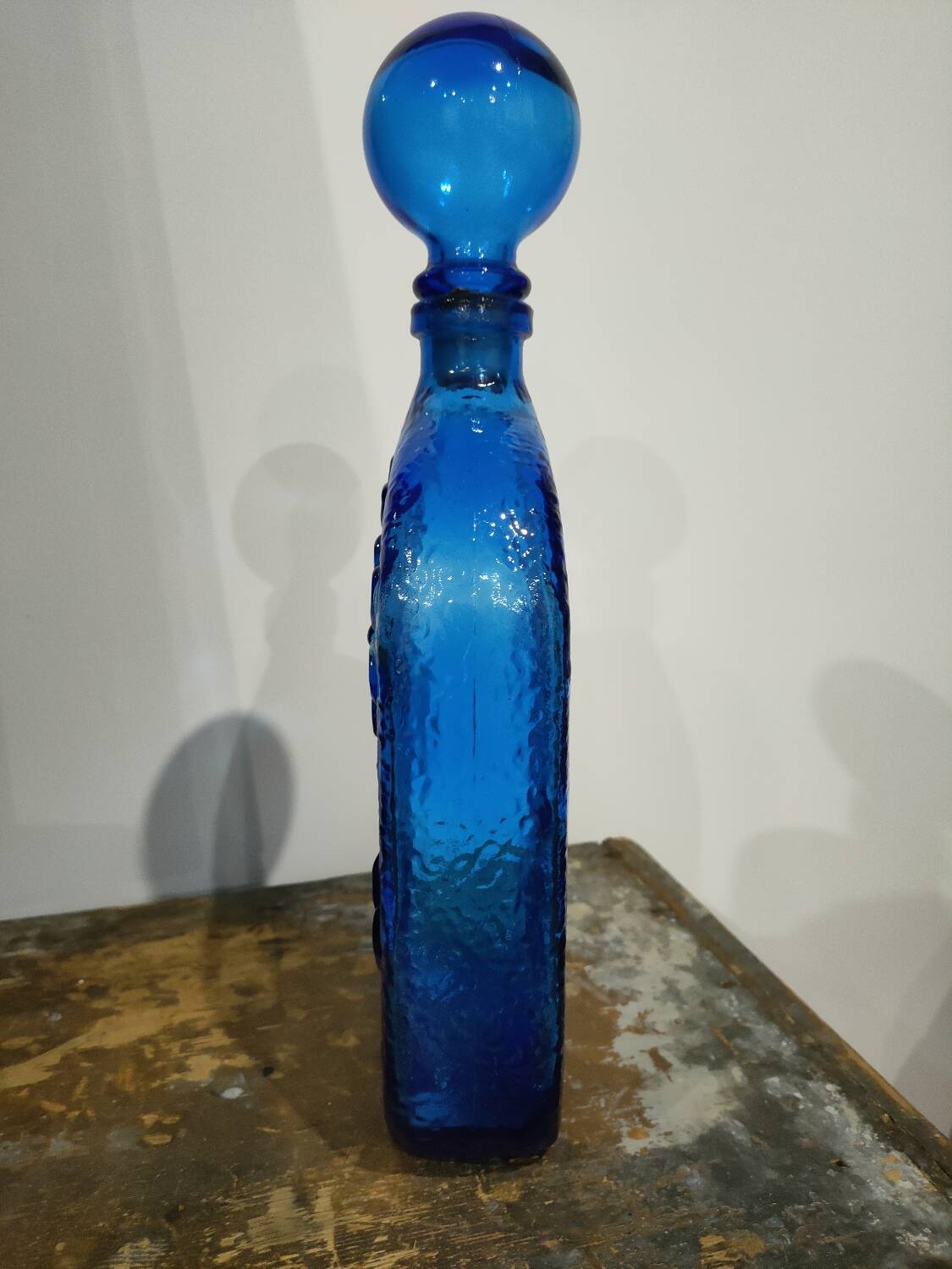 XXL cobalt blue bottle with embossed bird