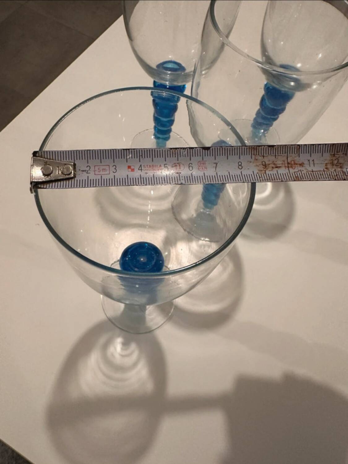 Set of 4 cobalt blue wine glasses - Progression pattern - Gibson - Perfect