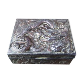 Boite ancienne Asie en bronze argenté motif relief Dragon