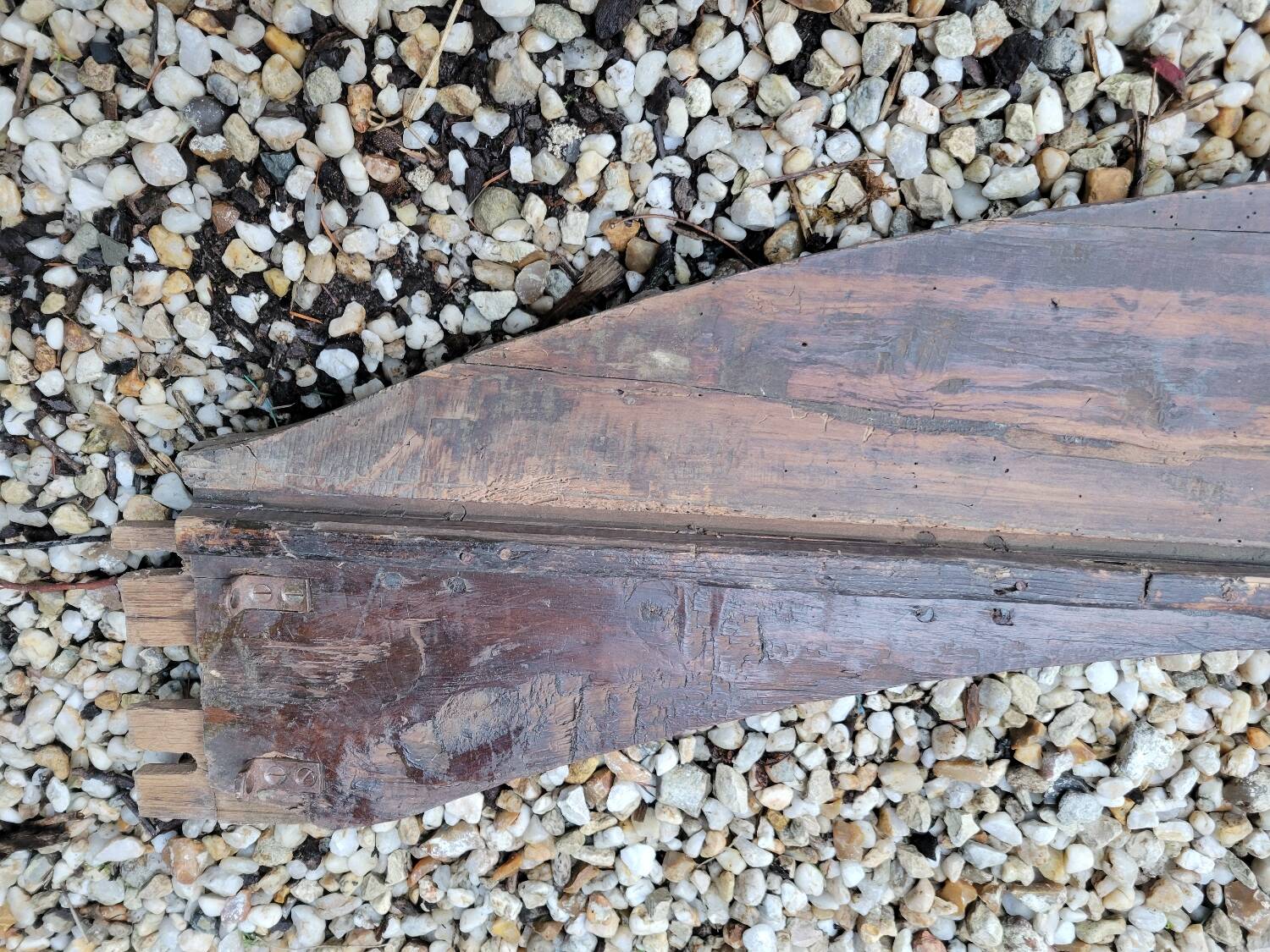 Cornice fronton in cherry wood around 1800