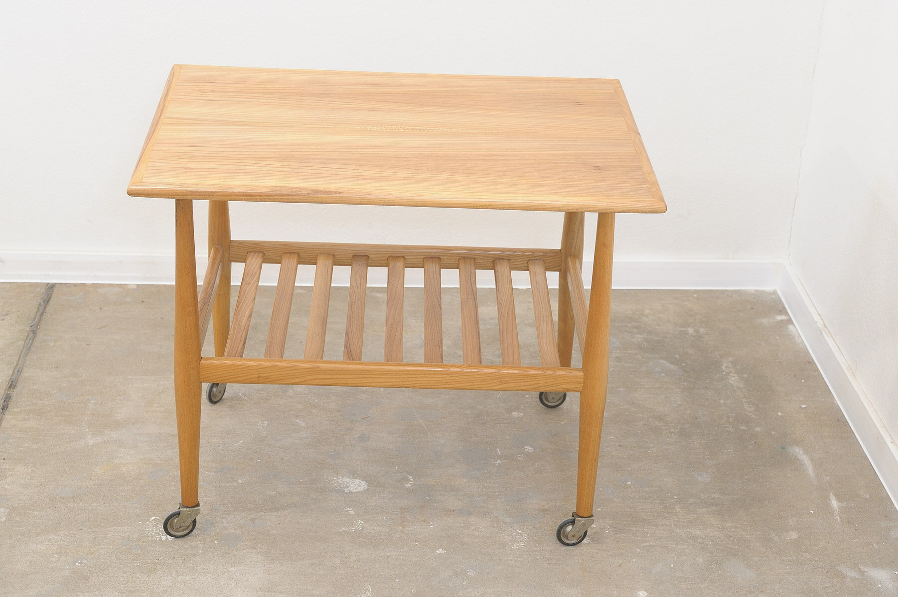 Table de service du milieu du siècle par Krásná Jizba, années 1950, Tchécoslovaquie