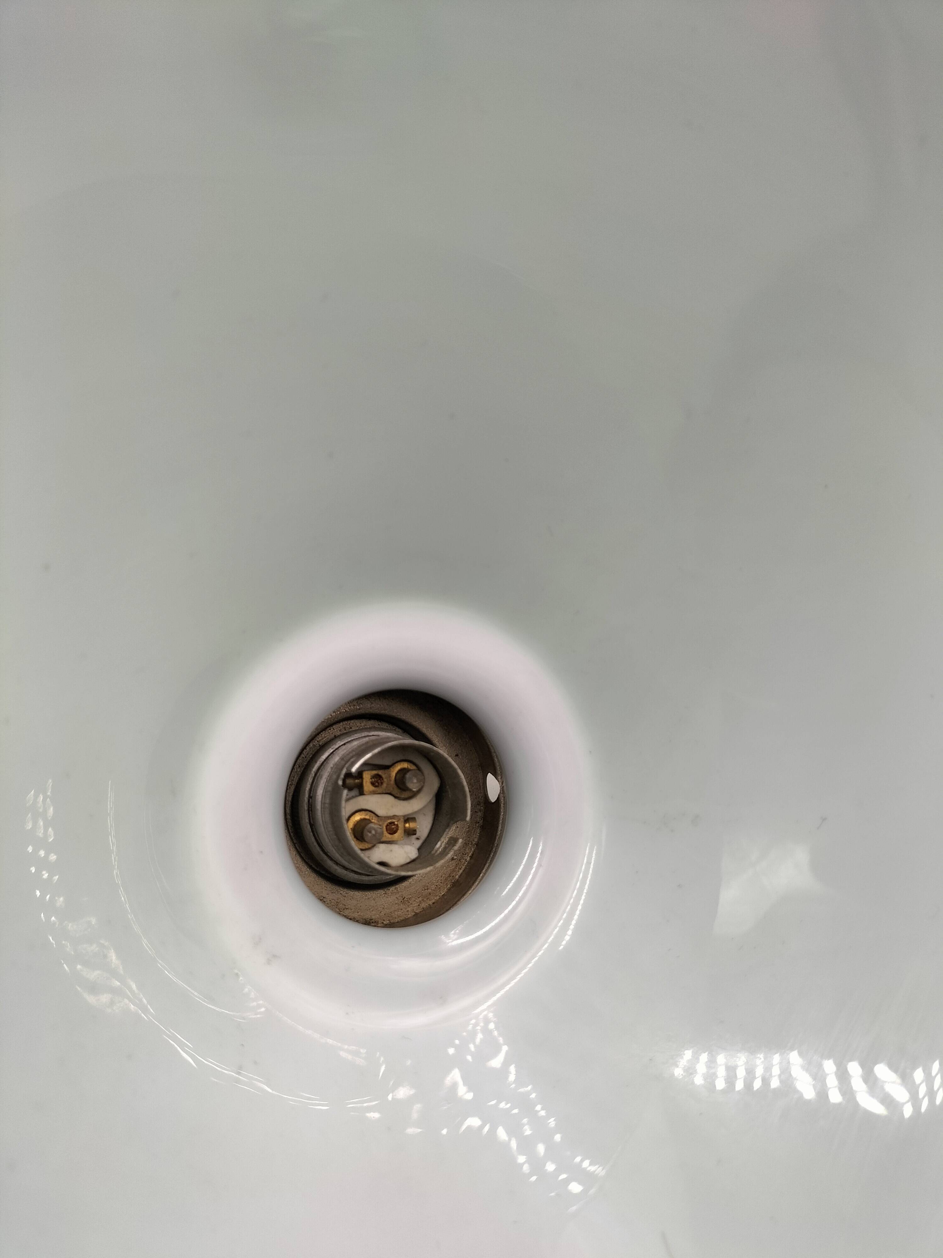 Green opaline cone suspension