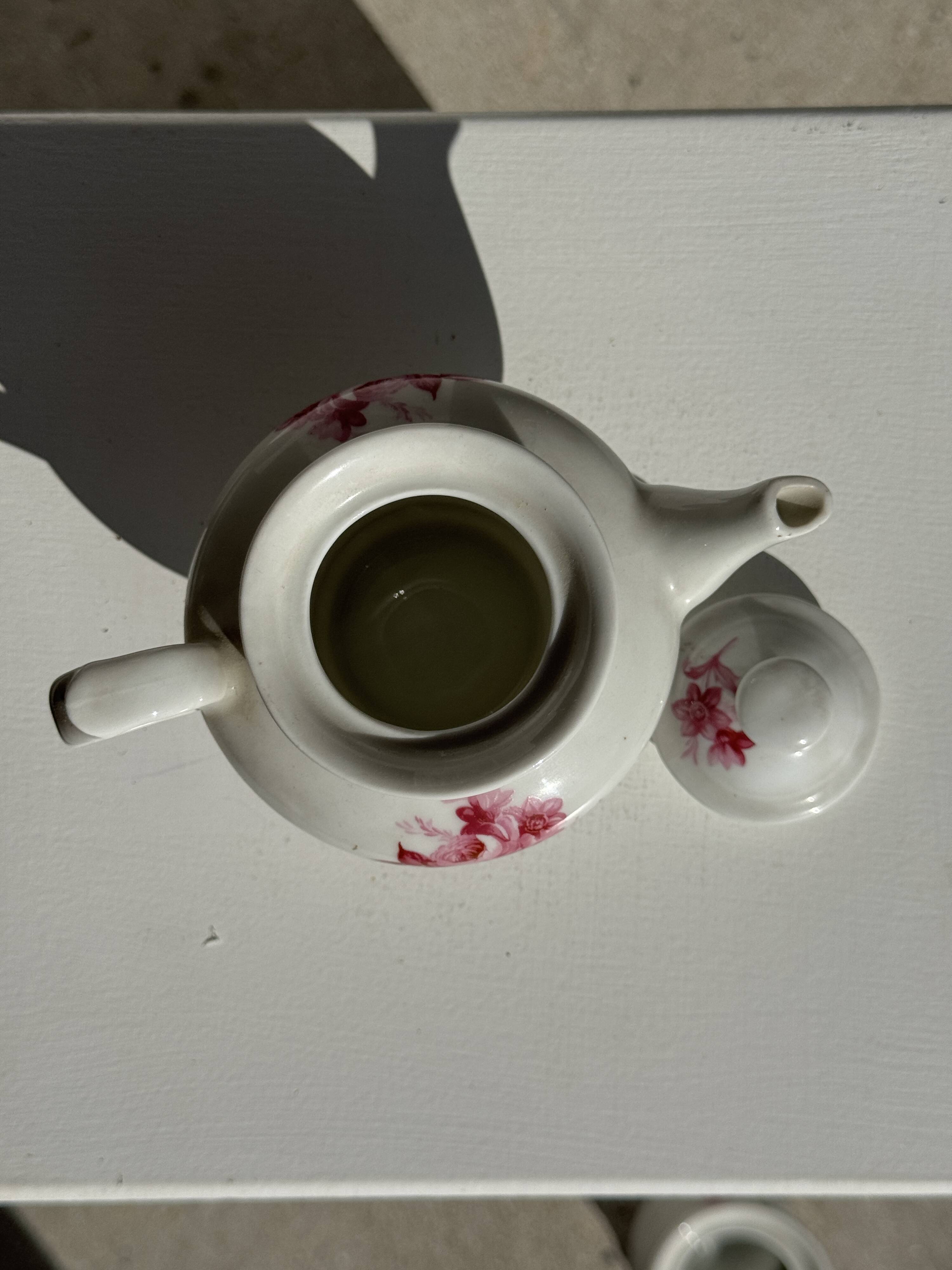 Complete porcelain teapot and warmer with pink floral decoration H18