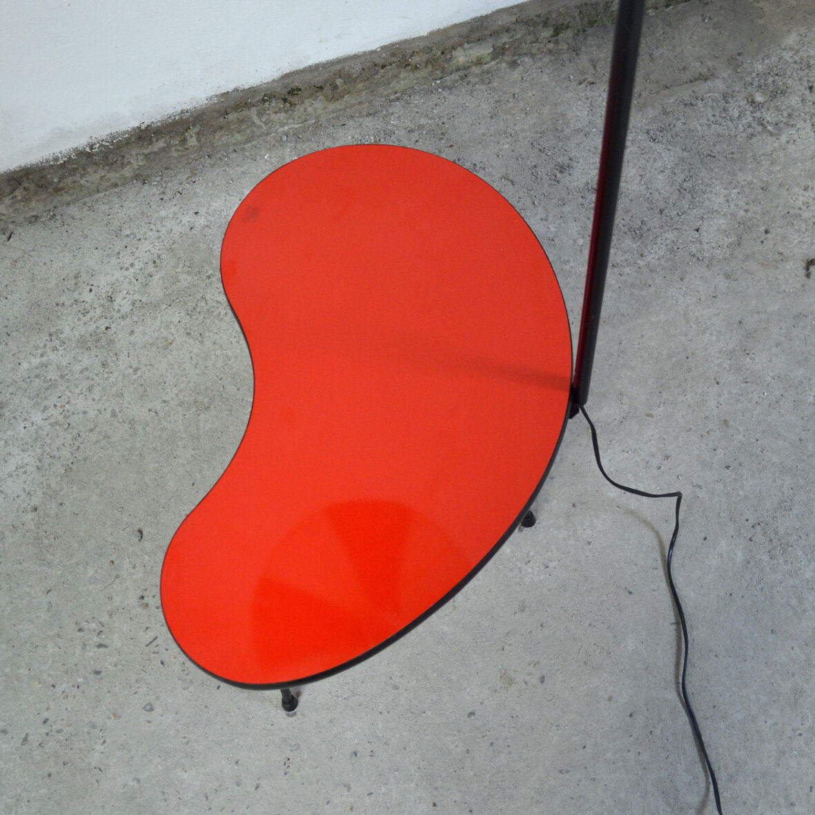 Tripod floor lamp with Tablet