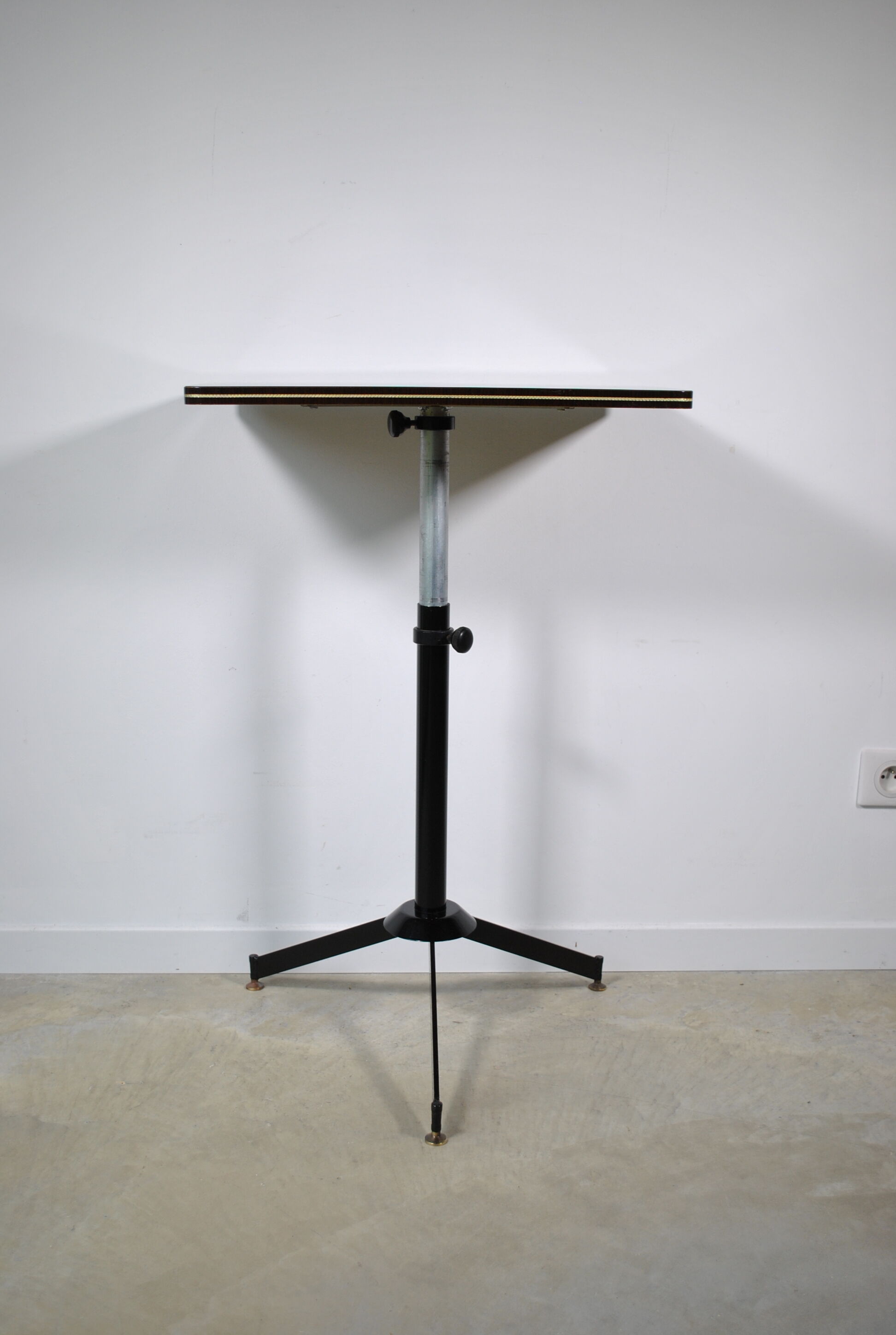 Table d’appoint 1970