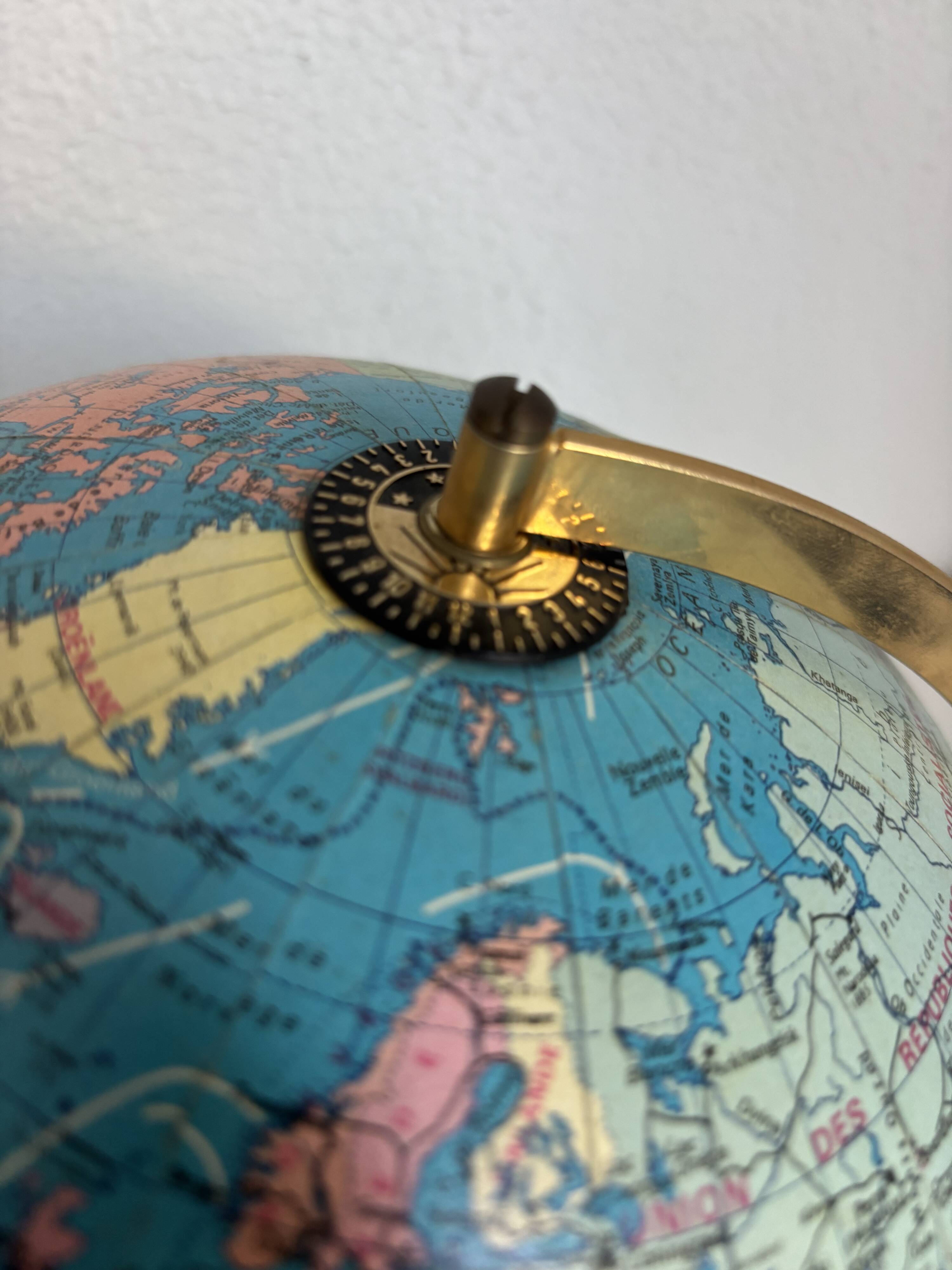 Globe vintage 1975 terrestre verre tripode doré Taride - 32 cm