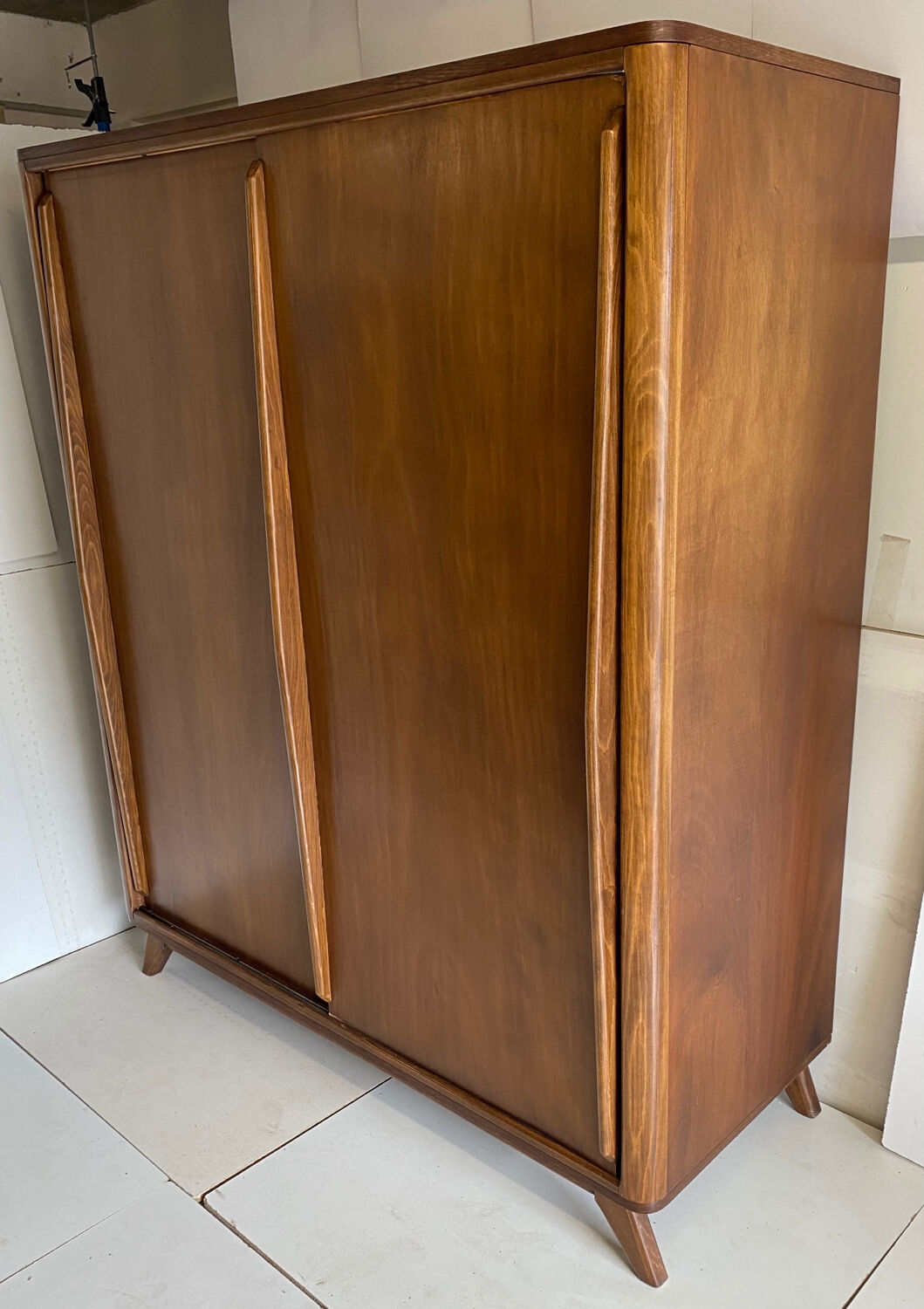 Vintage wardrobe feet compass