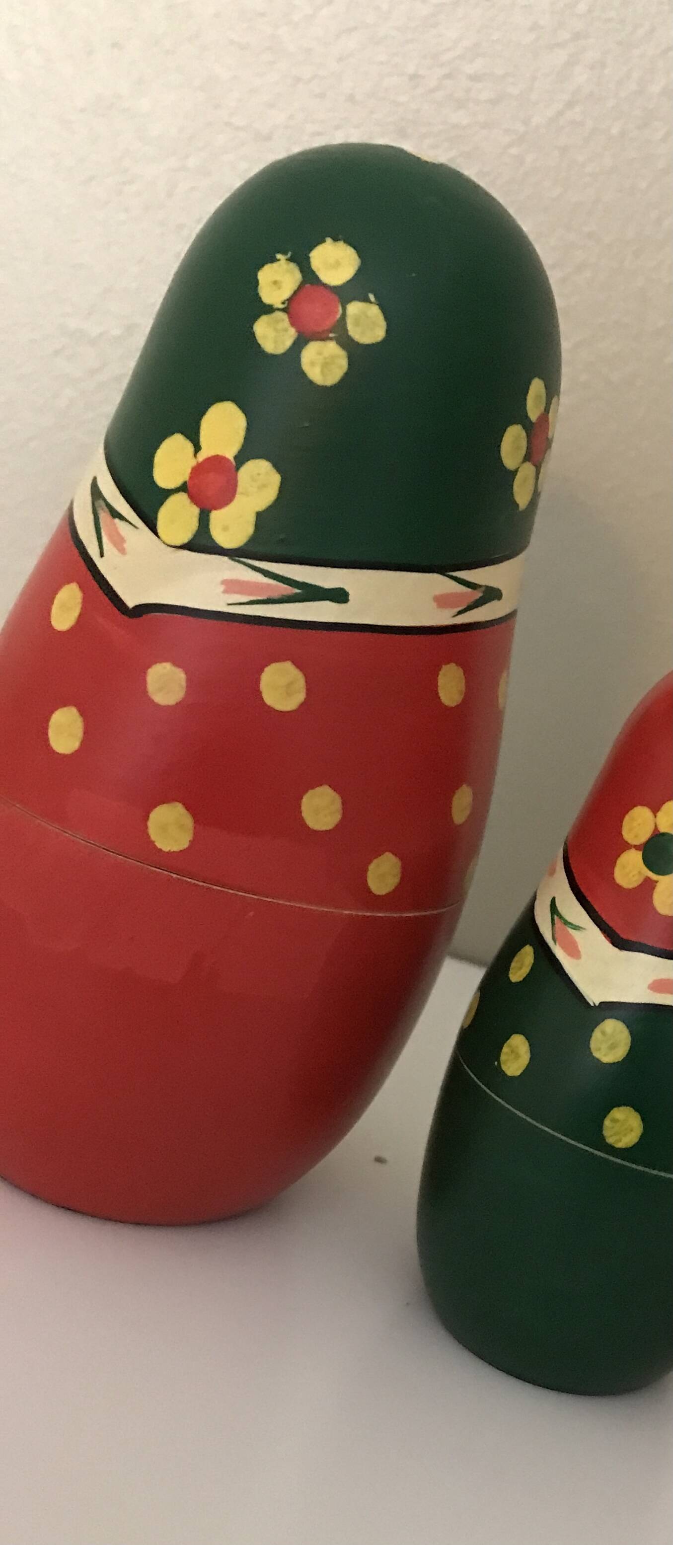 Poupées Russes Matriochkas traditionnelles relookées série de 5