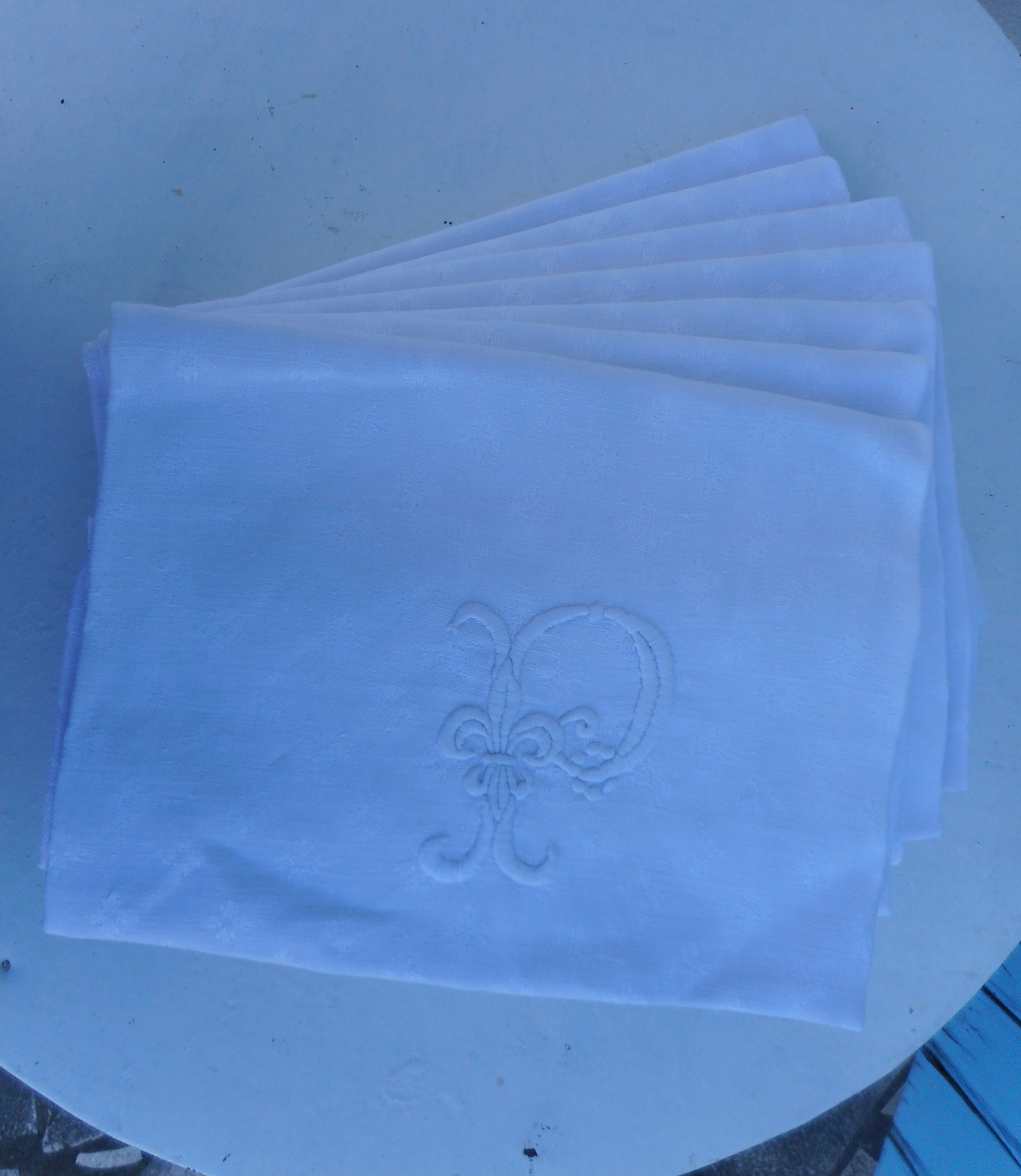 Set of 7 old damask towels