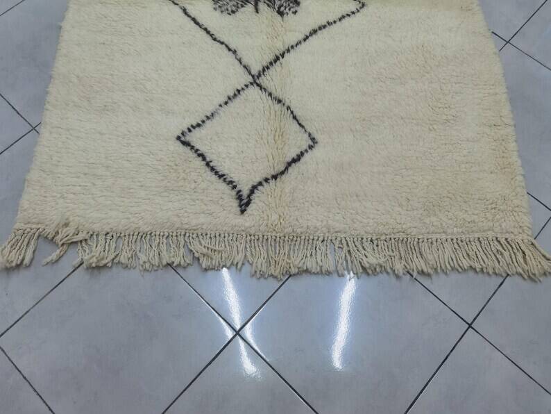 Unique Berber Moroccan rug 200cm x 300cm