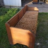 Art Deco banquette in its original condition.