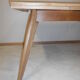Table vintage 1960 pieds compas chéne clair