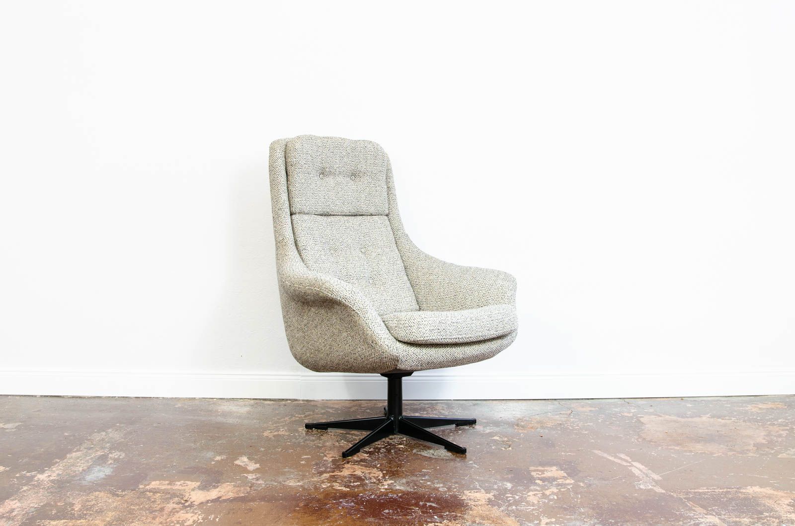 F 015 swivel armchair by Lubusie Fabryki Mebli 1970's